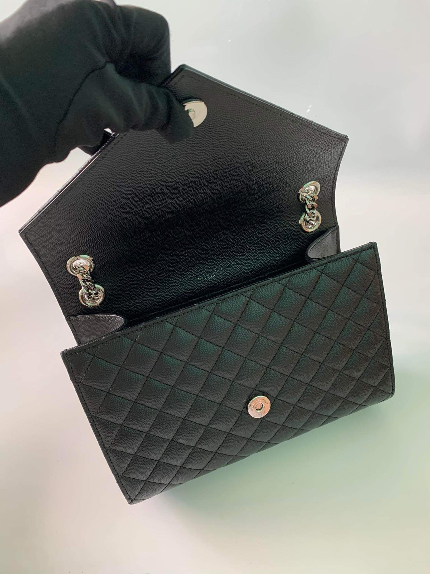 Ysl
Envelope medium