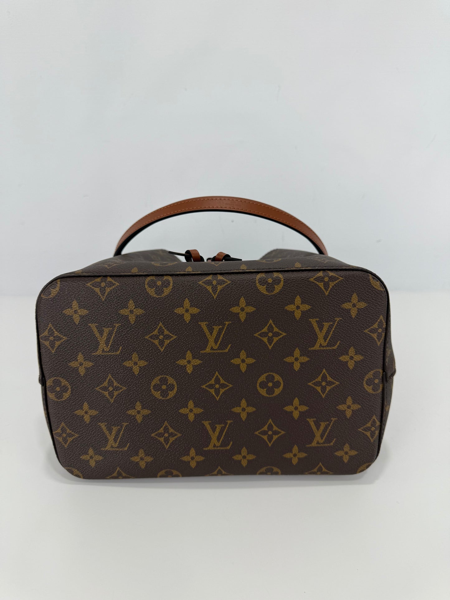 Louis Vuitton Neo Noe MM Caramel