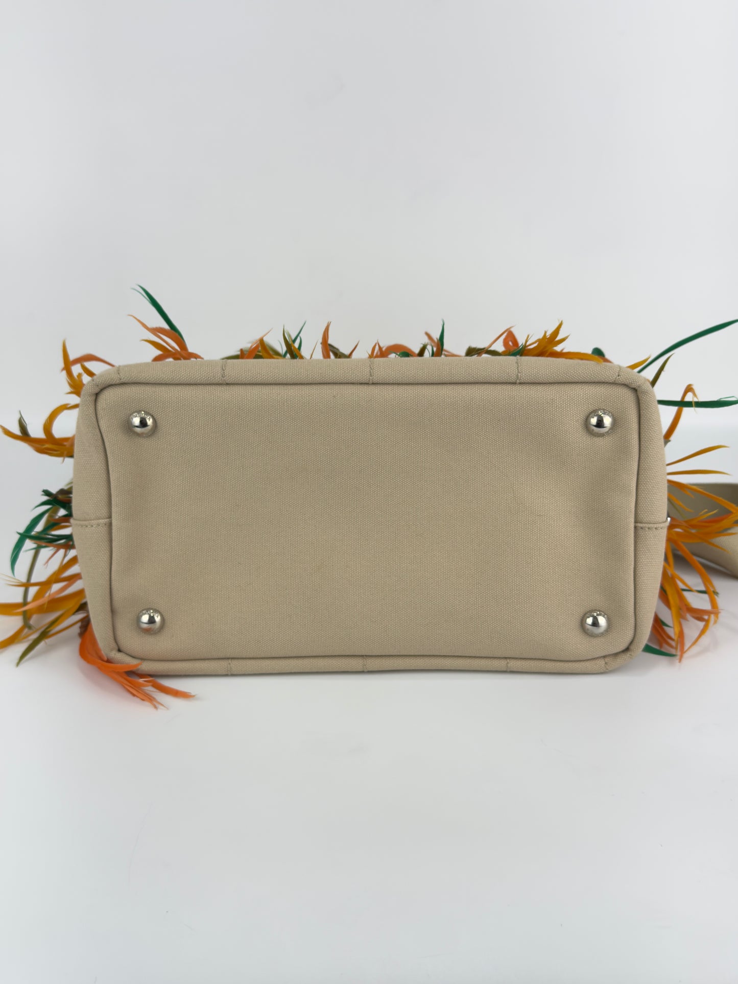 Prada Canapa