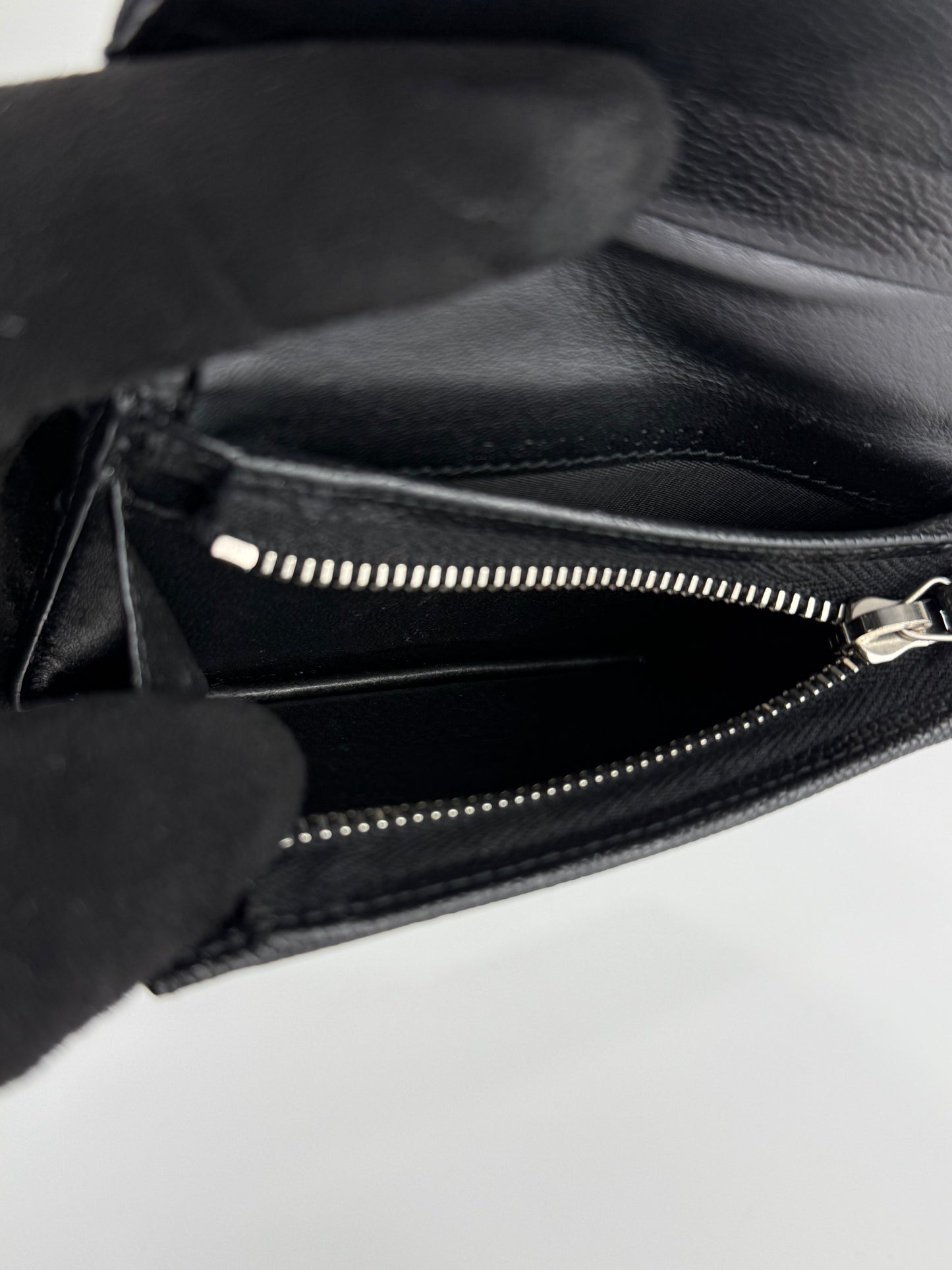 YSL BLACK GRAIN DE POUDRE MONOGRAM BIFOLD WALLET CARD CASE