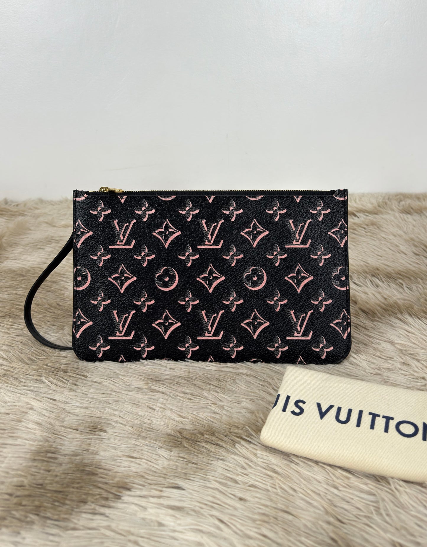 Louis Vuitton Monogram Fall For You Neverfull Pochette
