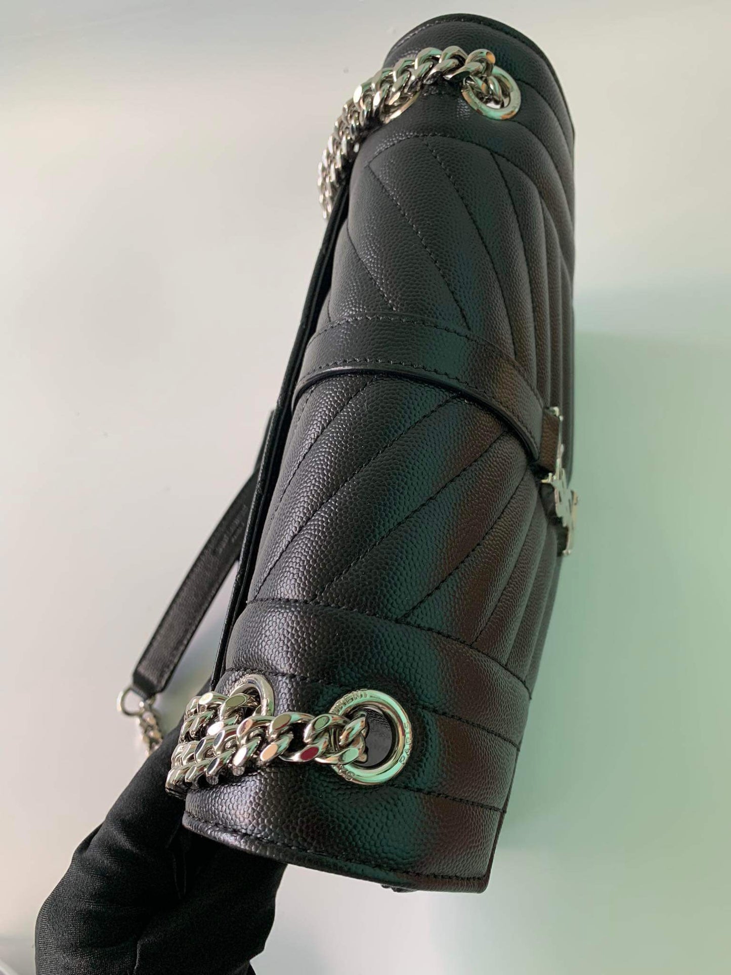 Ysl
Envelope medium