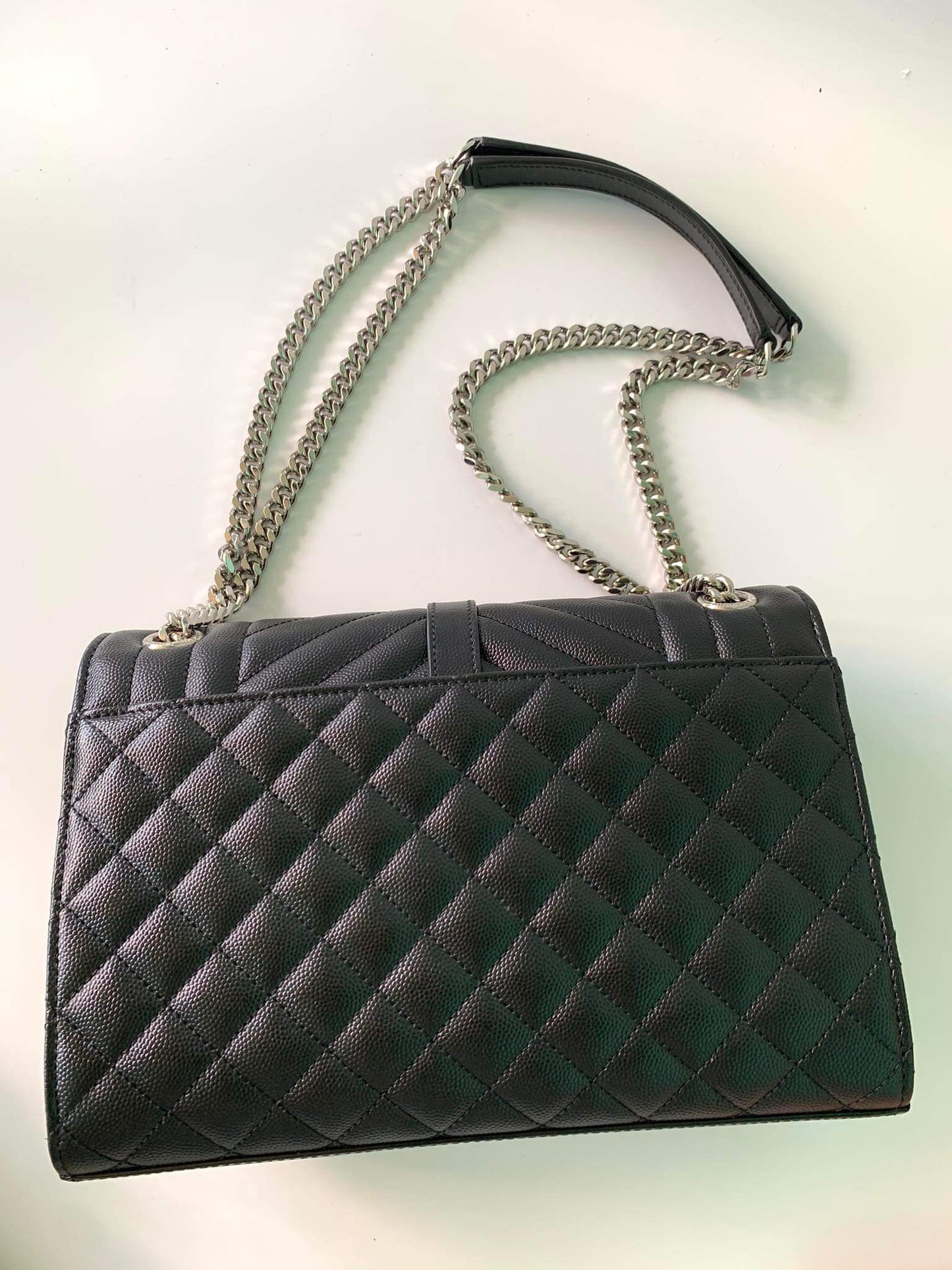 Ysl
Envelope medium