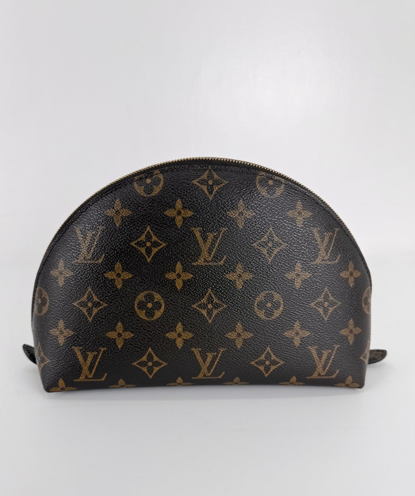 Louis Vuitton Monogram Trousse Demi Ronde
Cosmetic Pouch