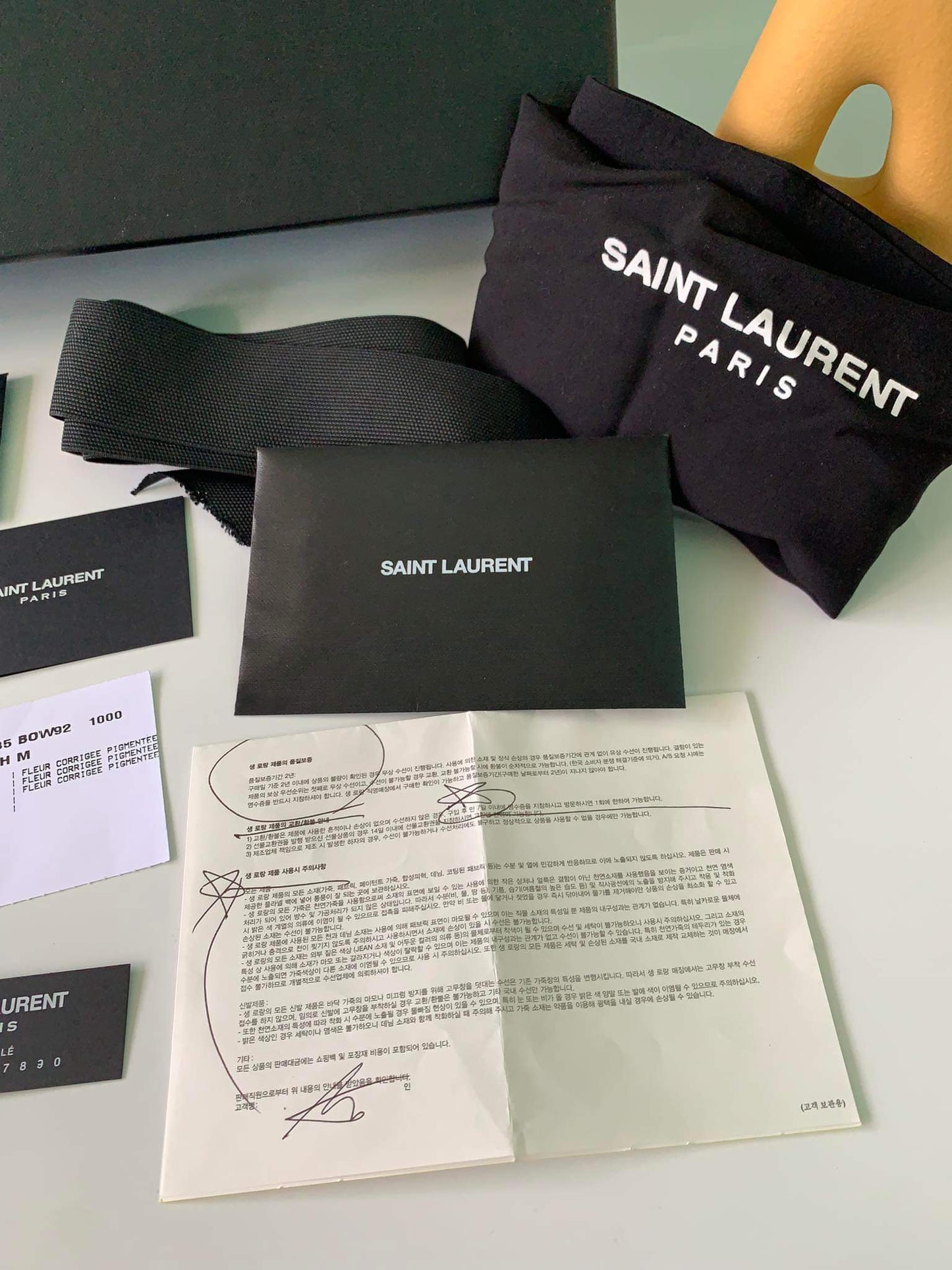 Ysl
Envelope medium