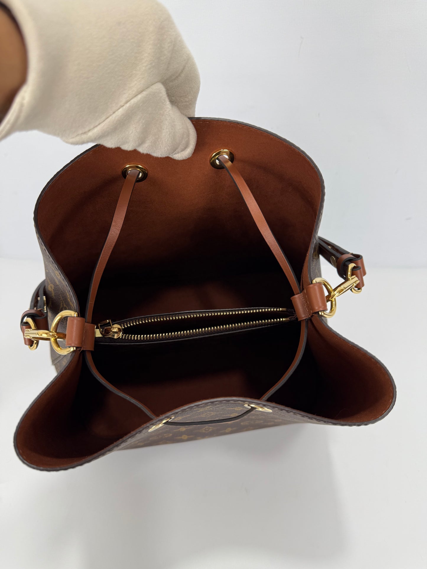Louis Vuitton Neo Noe MM Caramel
