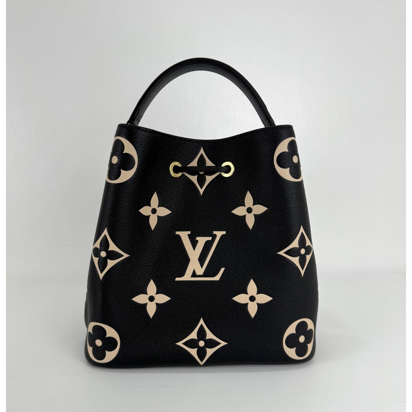 Louis Vuitton Neo Noe MM Bucket Bag Empreinte Leather
