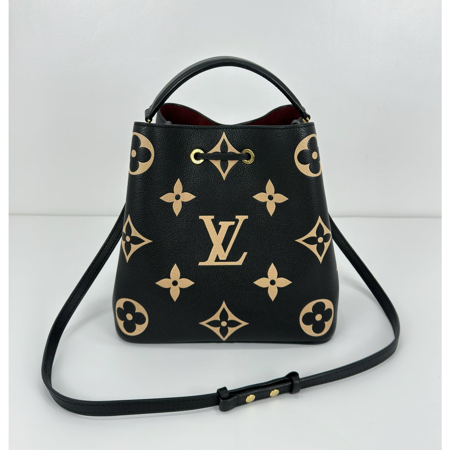 Louis Vuitton Neo Noe MM Bucket Bag Empreinte Leather