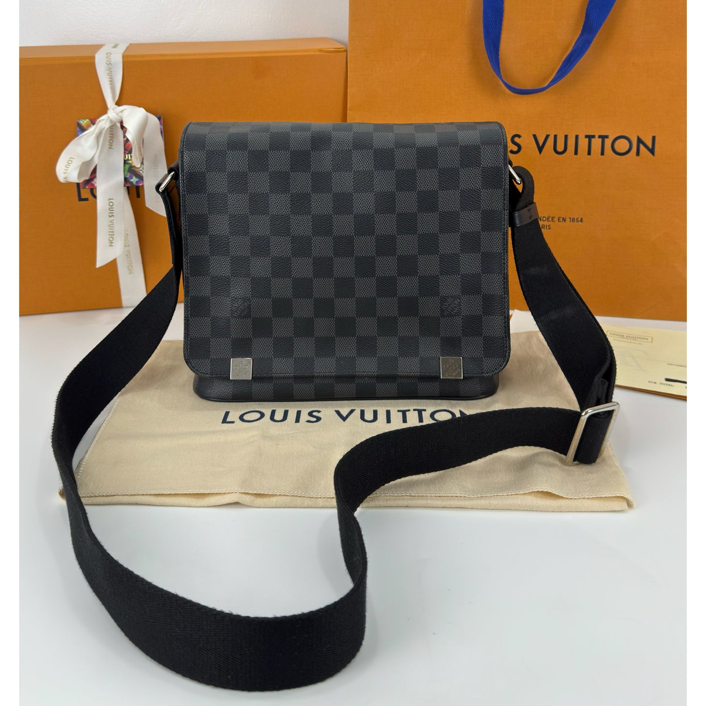 Louis Vuitton District PM Damier Graphite