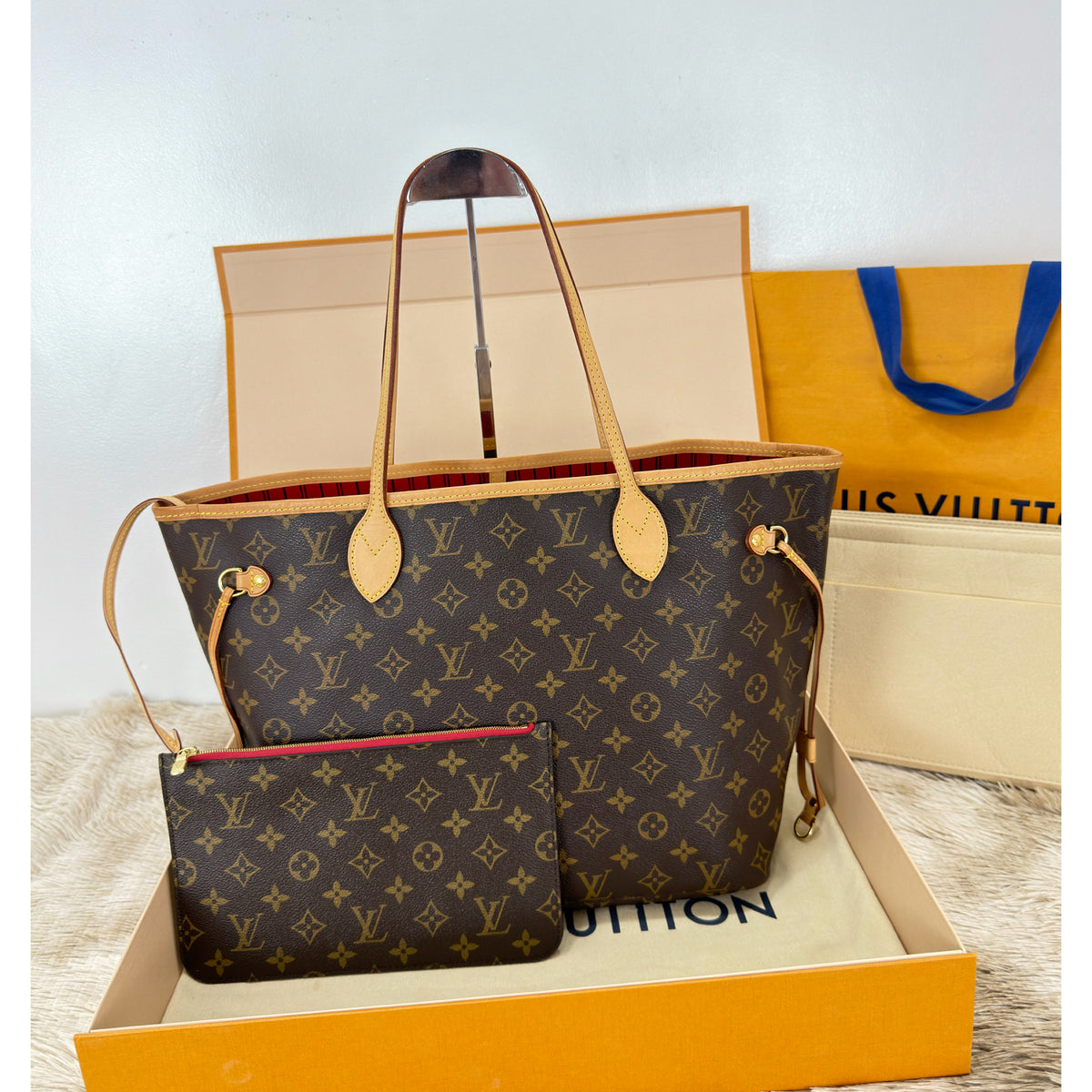 Louis Vuitton Neverfull MM Monogram With Pouch