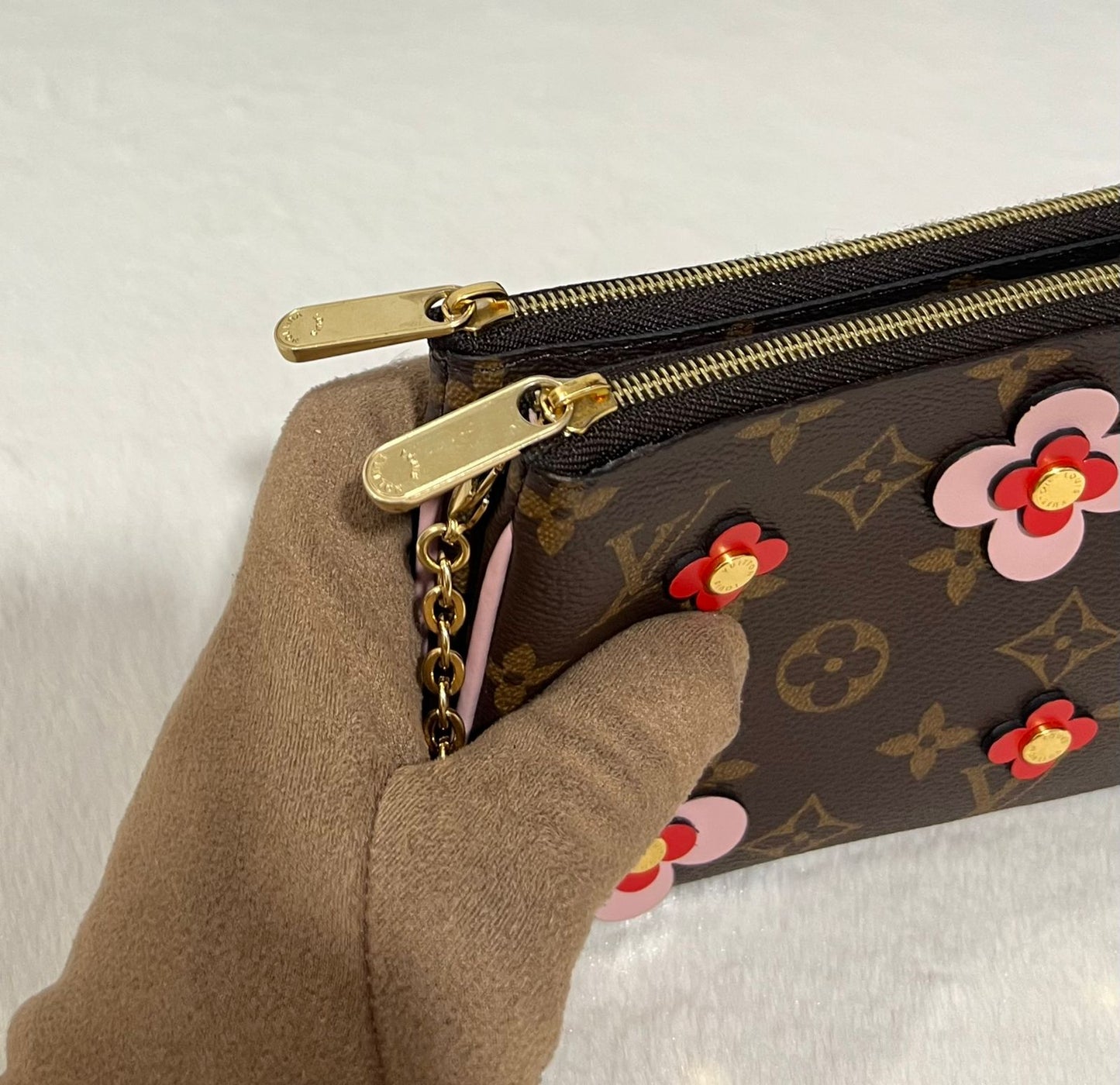 LV Blooming Flowers Double Zip Pochette Accessoires