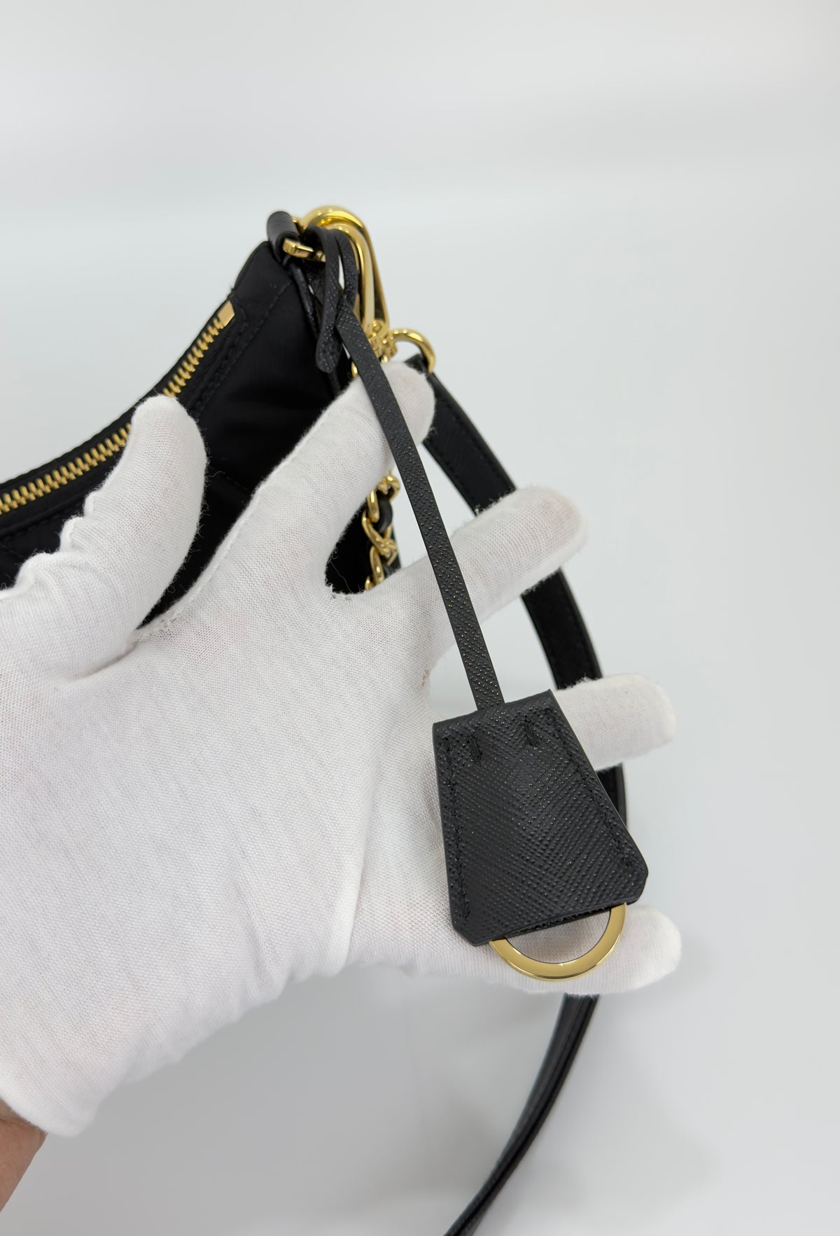 Prada Mini Re-Edition 1995 Chaîne Shoulder Bag