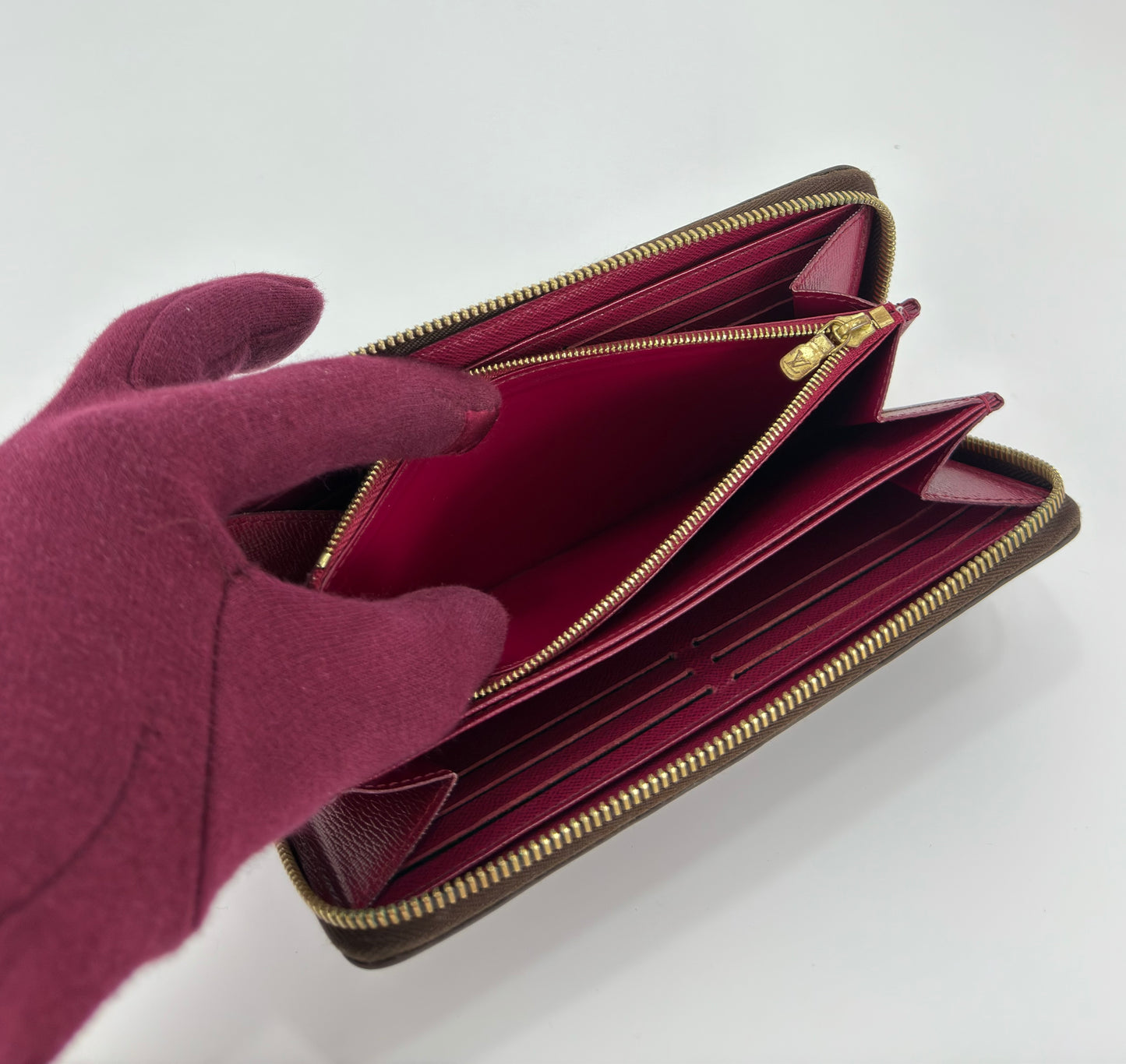 Louis Vuitton Zippy Wallet In Monogram
