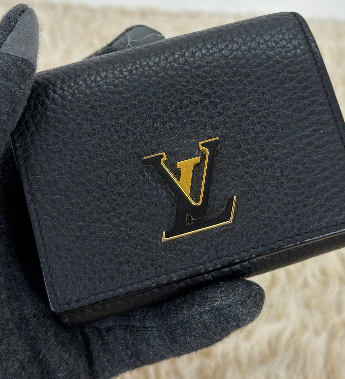 Louis Vuitton Portefeuille Capucines Tiny Wallet