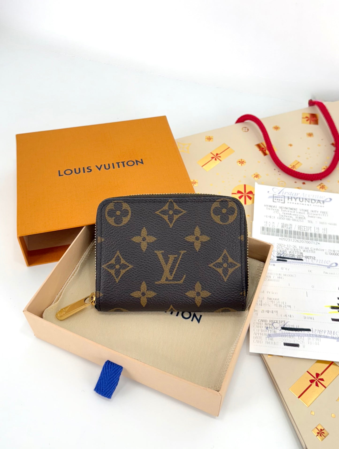 Louis Vuitton Monogram Canvas Zippy Coin Wallet