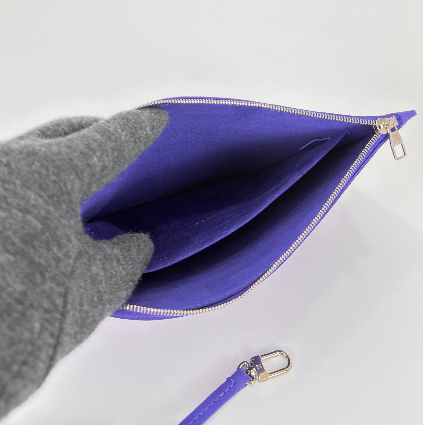 Louis Vuitton Epi Leather Neverfull MM Pochette