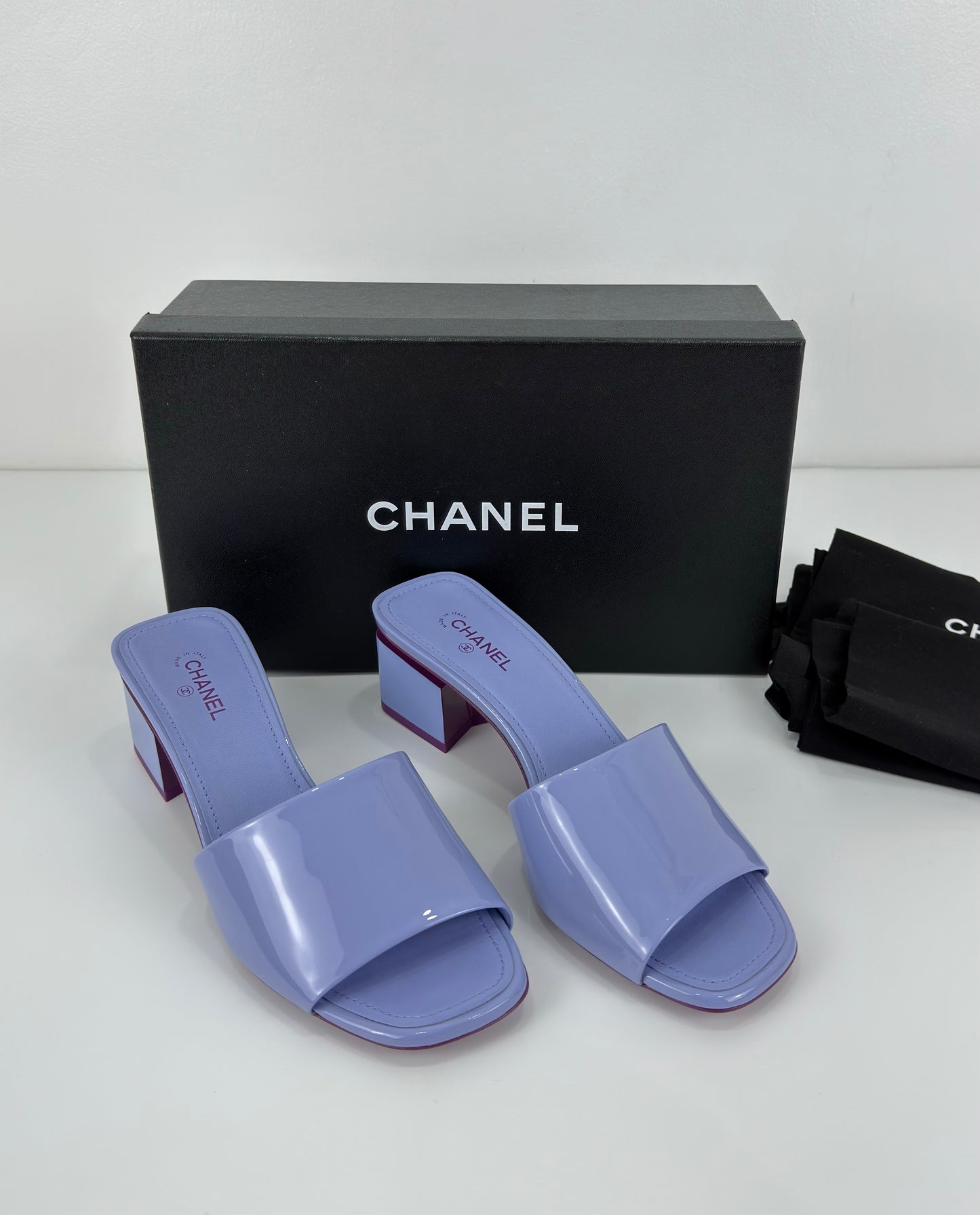 Chanel Purple Mules Patent Leather CC Block
Heel Slide Sandals Size 39