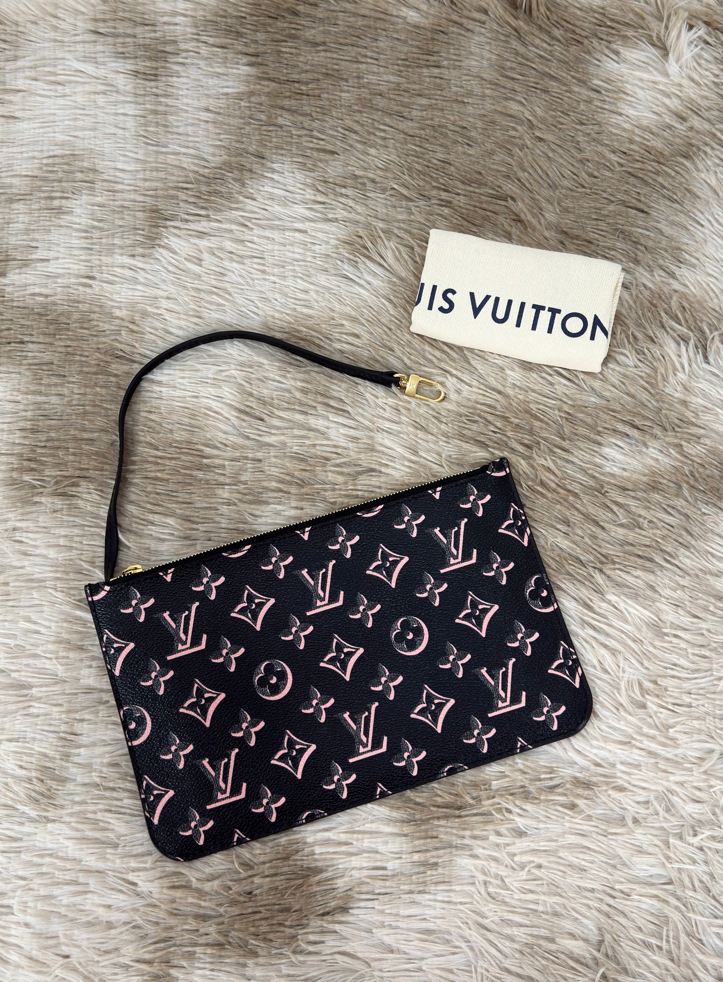 Louis Vuitton Monogram Fall For You Neverfull Pochette