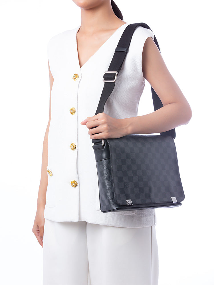 Louis Vuitton District PM Damier Graphite