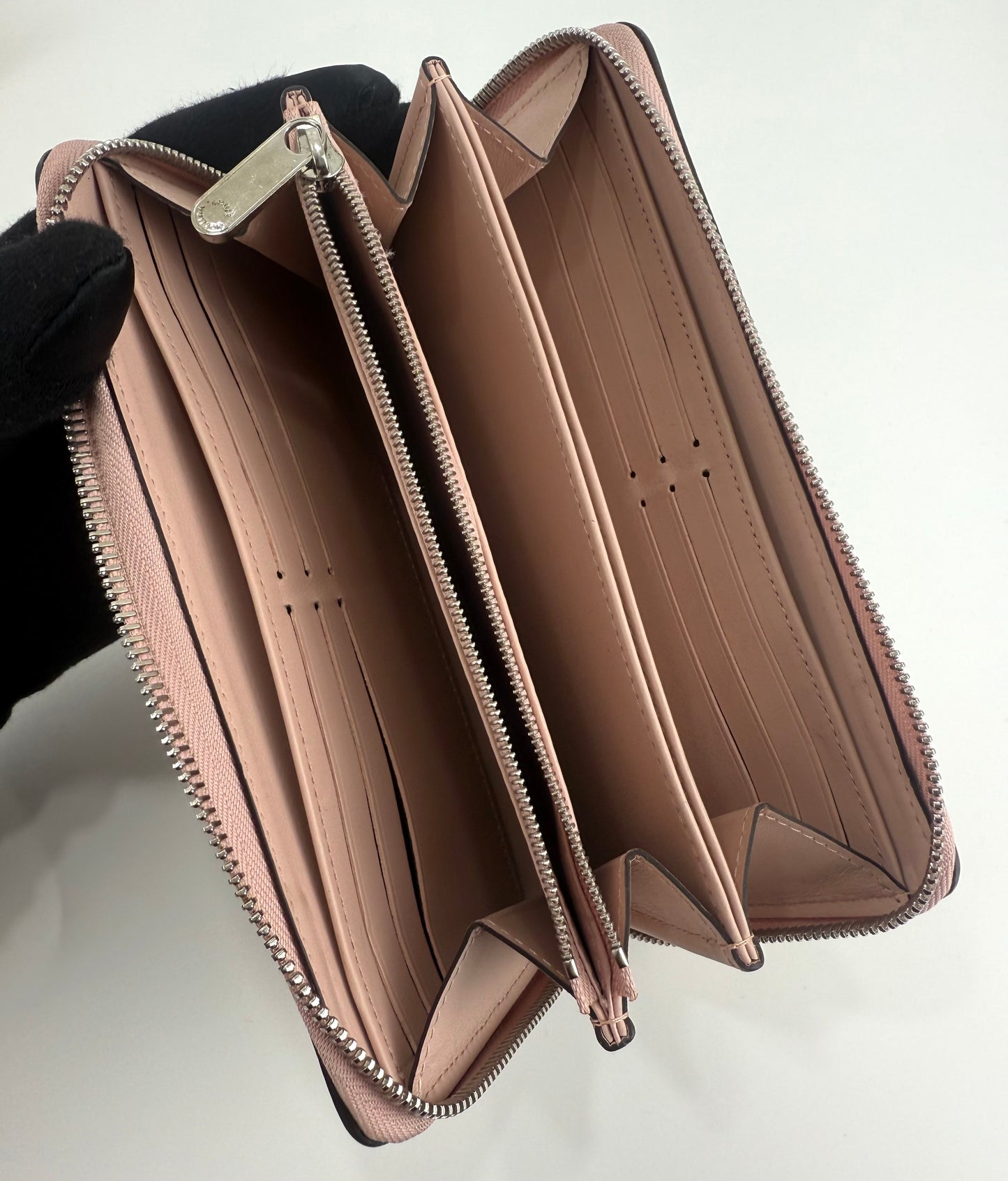 Louis Vuitton Magnolia Pink Monogram Mahina Zippy Wallet