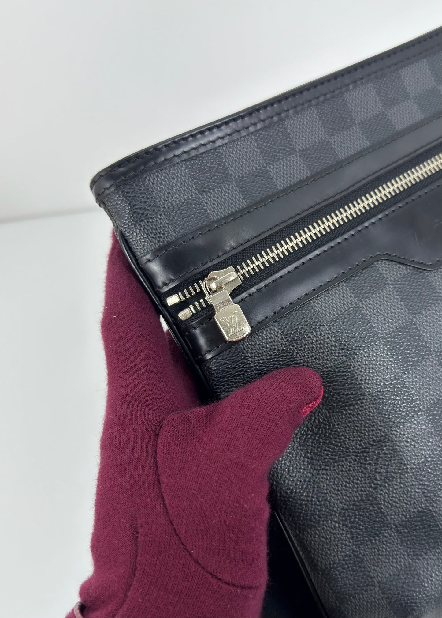 Louis Vuitton Damier Graphite Thomas Messenger Bag