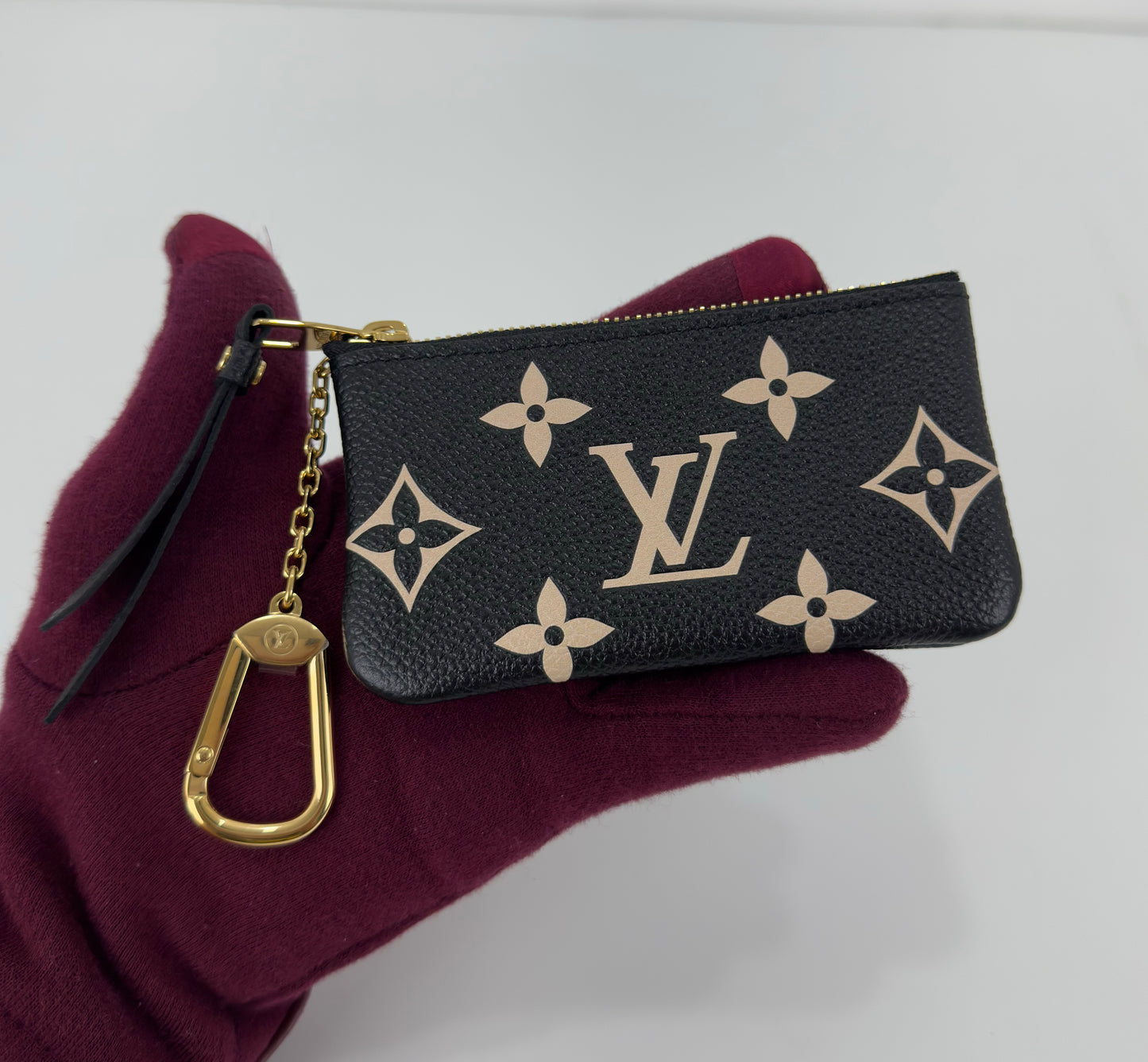 Louis Vuitton Giant Monogram Key Pouch Cles Bicolor
In Monogram Empreinte