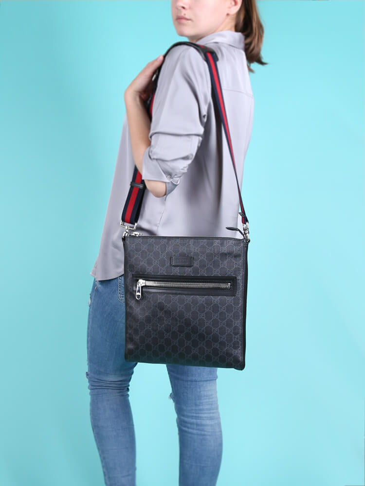 Gucci GG Supreme Messenger Bag