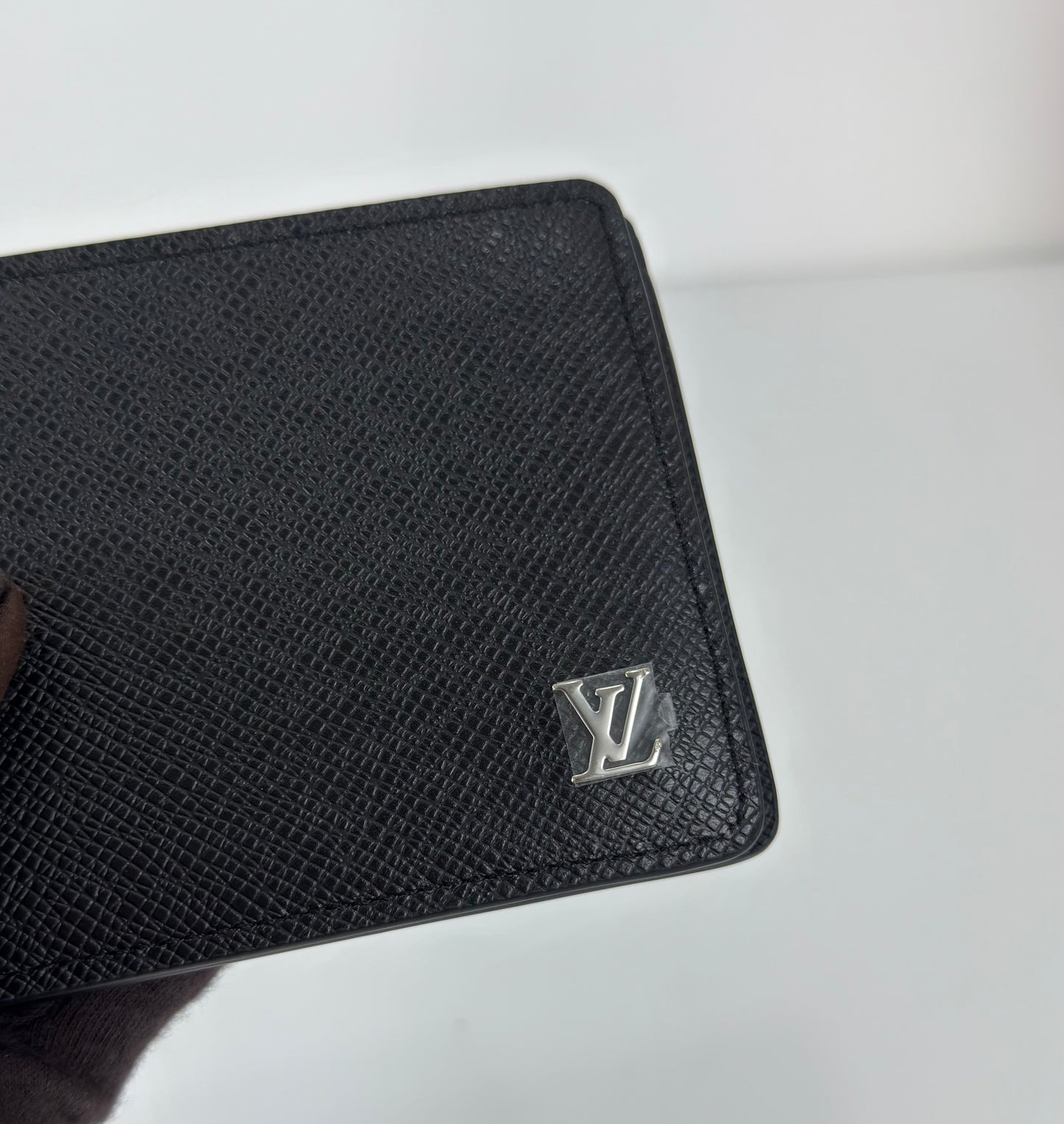 Louis Vuitton Multiple Wallet In Black Taiga Leather (2)