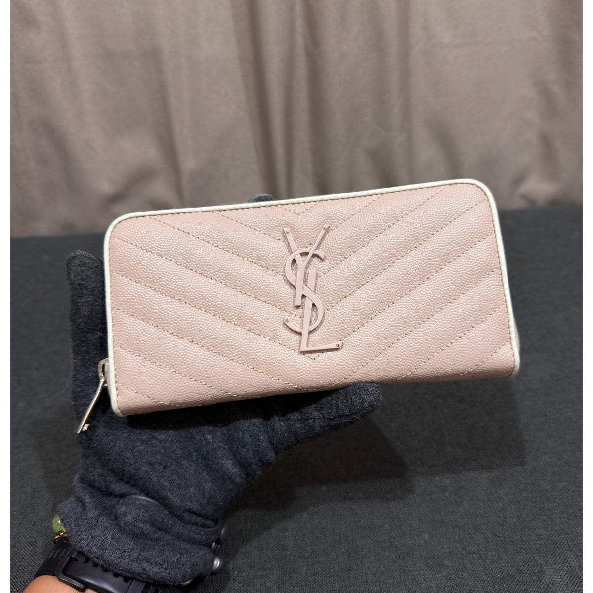 Pale Blush Saint Laurent Monogram
Zip Around Wallet