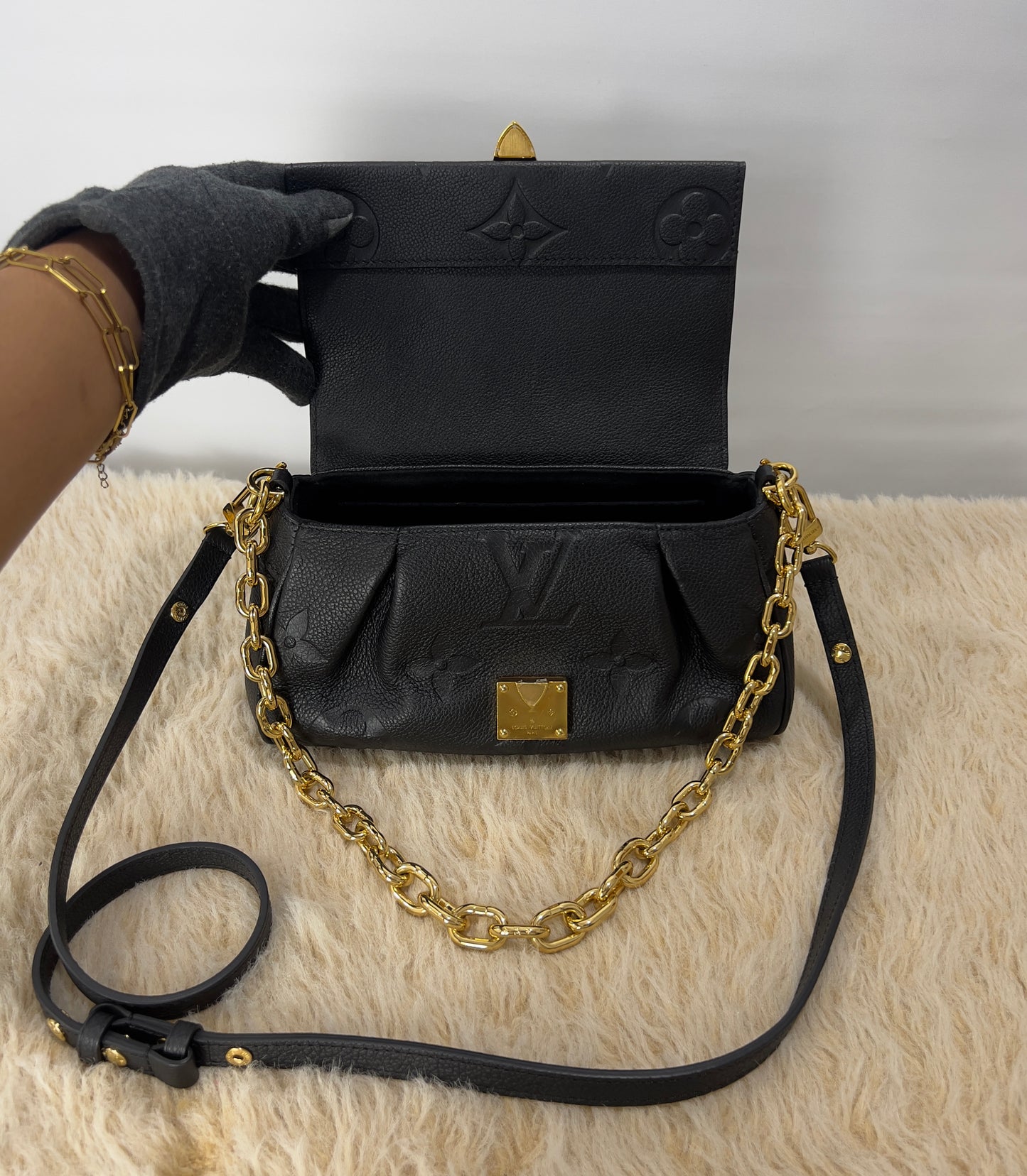 Louis Vuitton Favorite Monogram Empreinte Leather