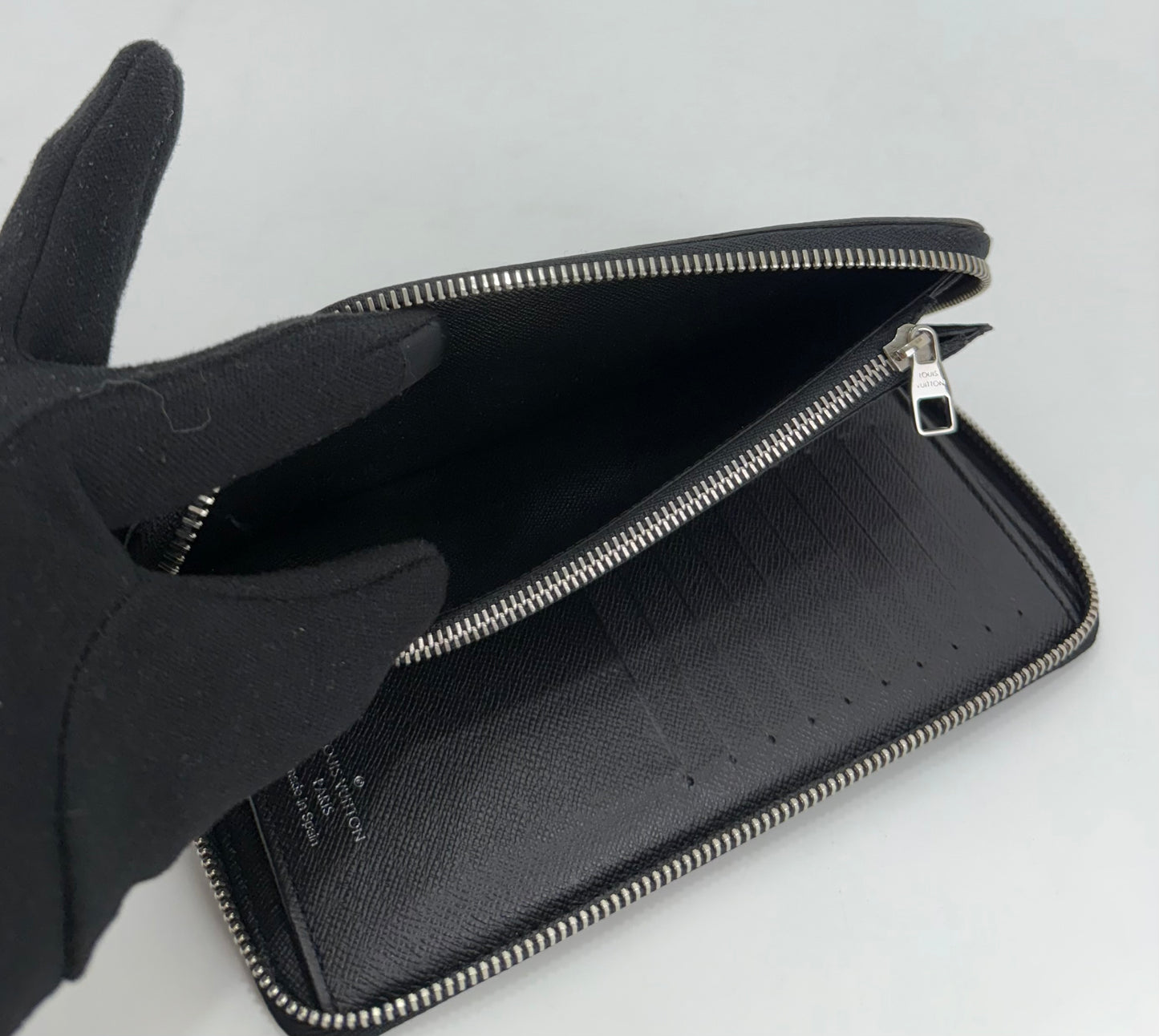 Louis Vuitton Damier Graphite Zippy Organizer
