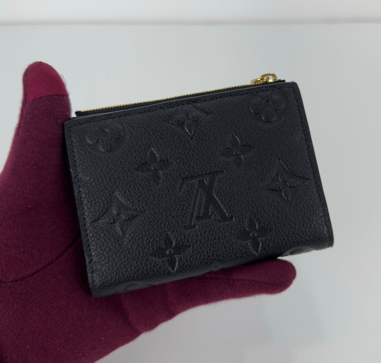 Louis Vuitton Monogram Empreinte Leather
Portefeuille Lisa Wallet (1)