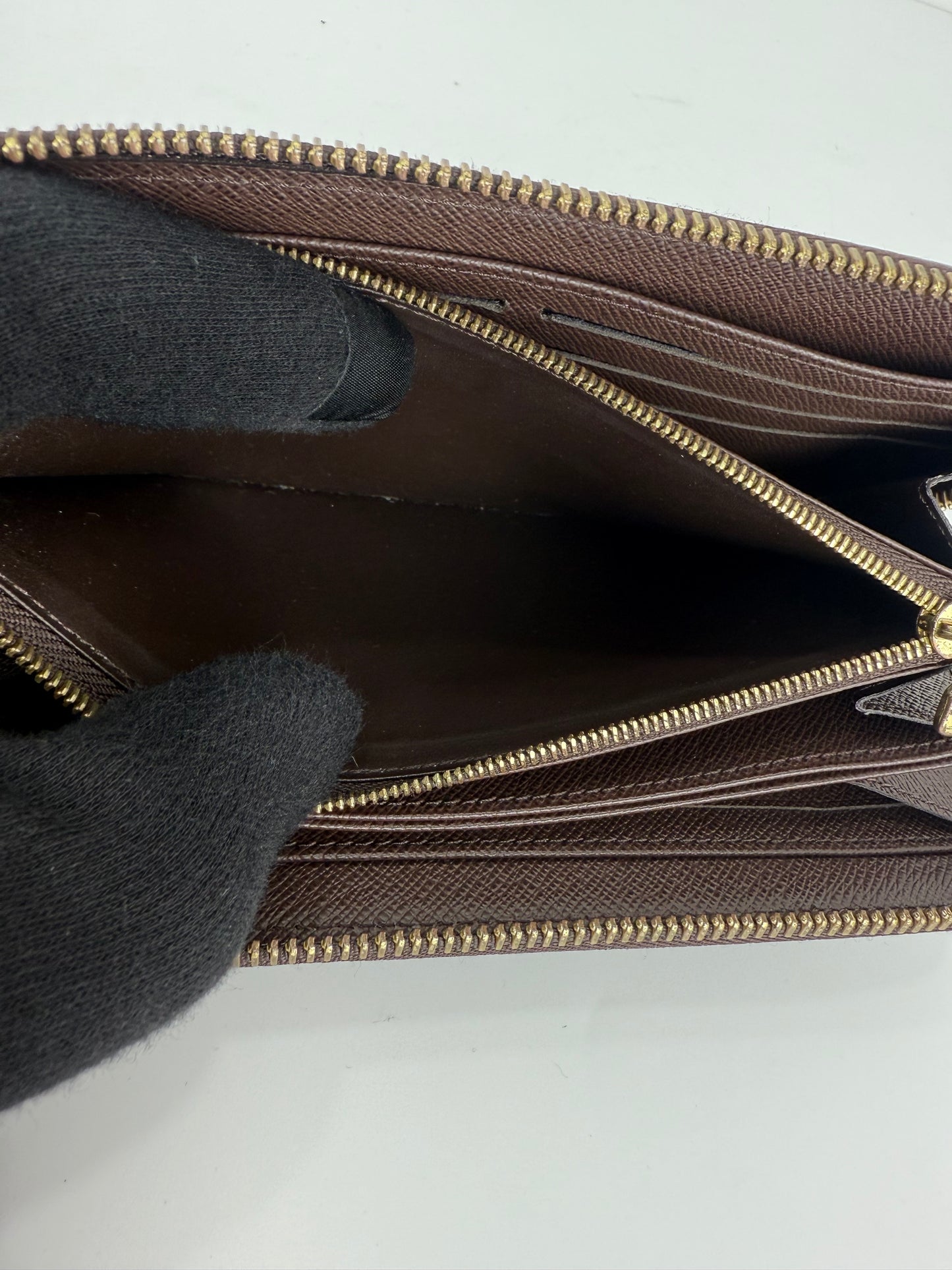Louis Vuitton Zippy Wallet Damier Ebene