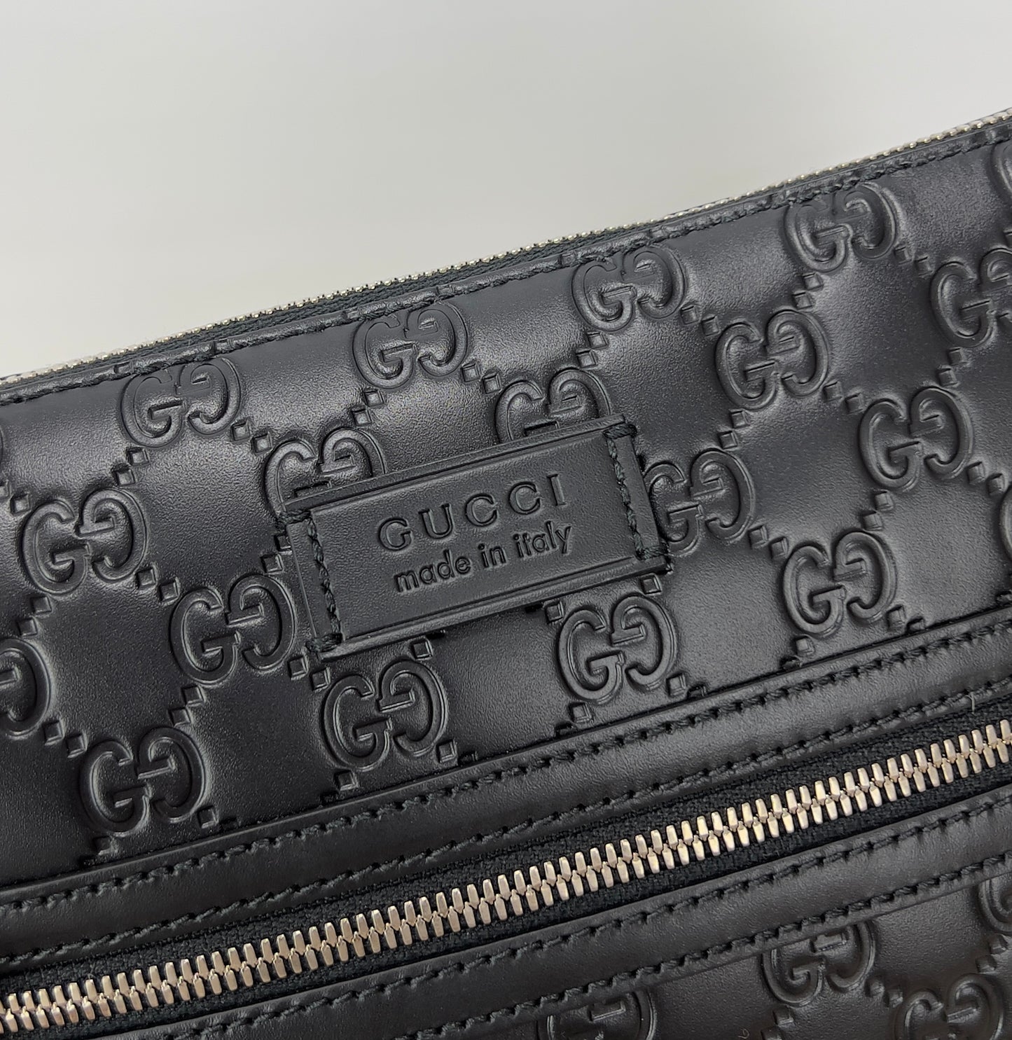 Gucci GG Signature Zip Messenger Bag