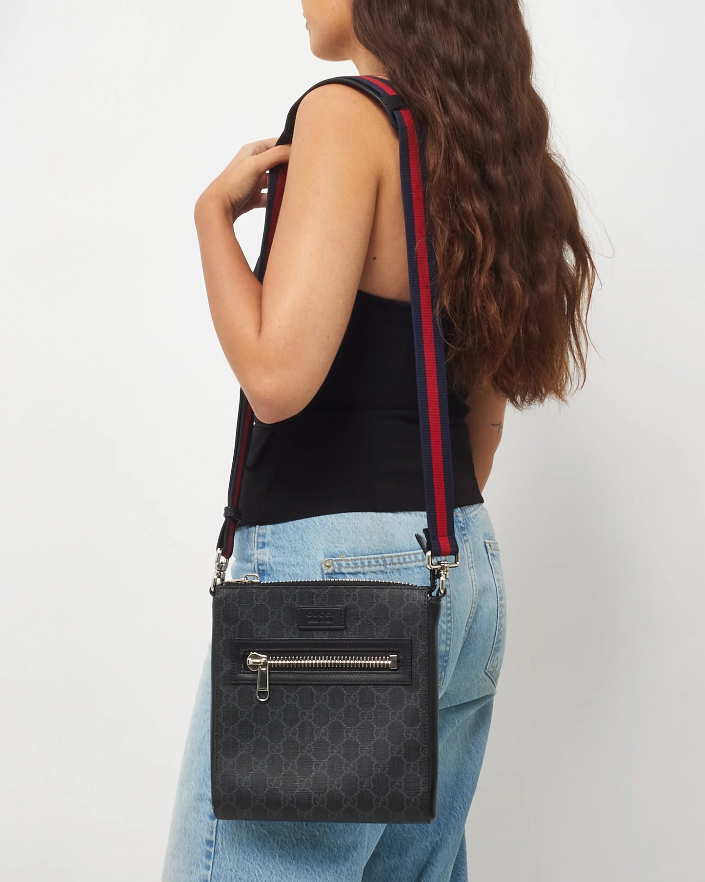 Gucci GG Supreme Small Messenger Bag