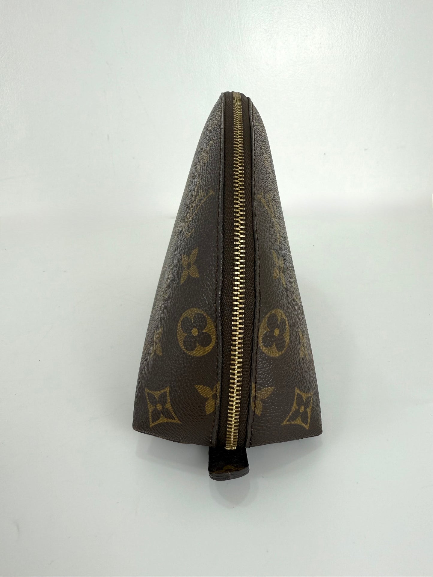 Louis Vuitton Monogram Trousse Demi Ronde
Cosmetic Pouch