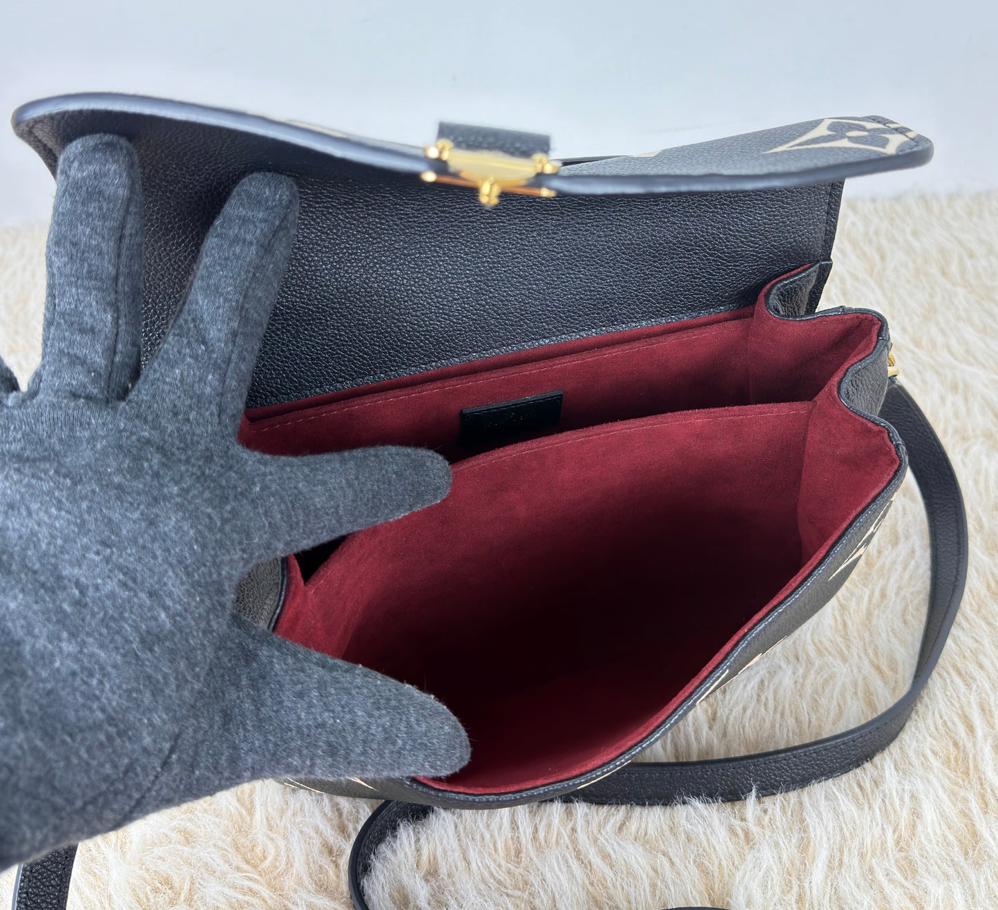 Louis Vuitton Pochette Métis Bicolor Monogram Empreinte