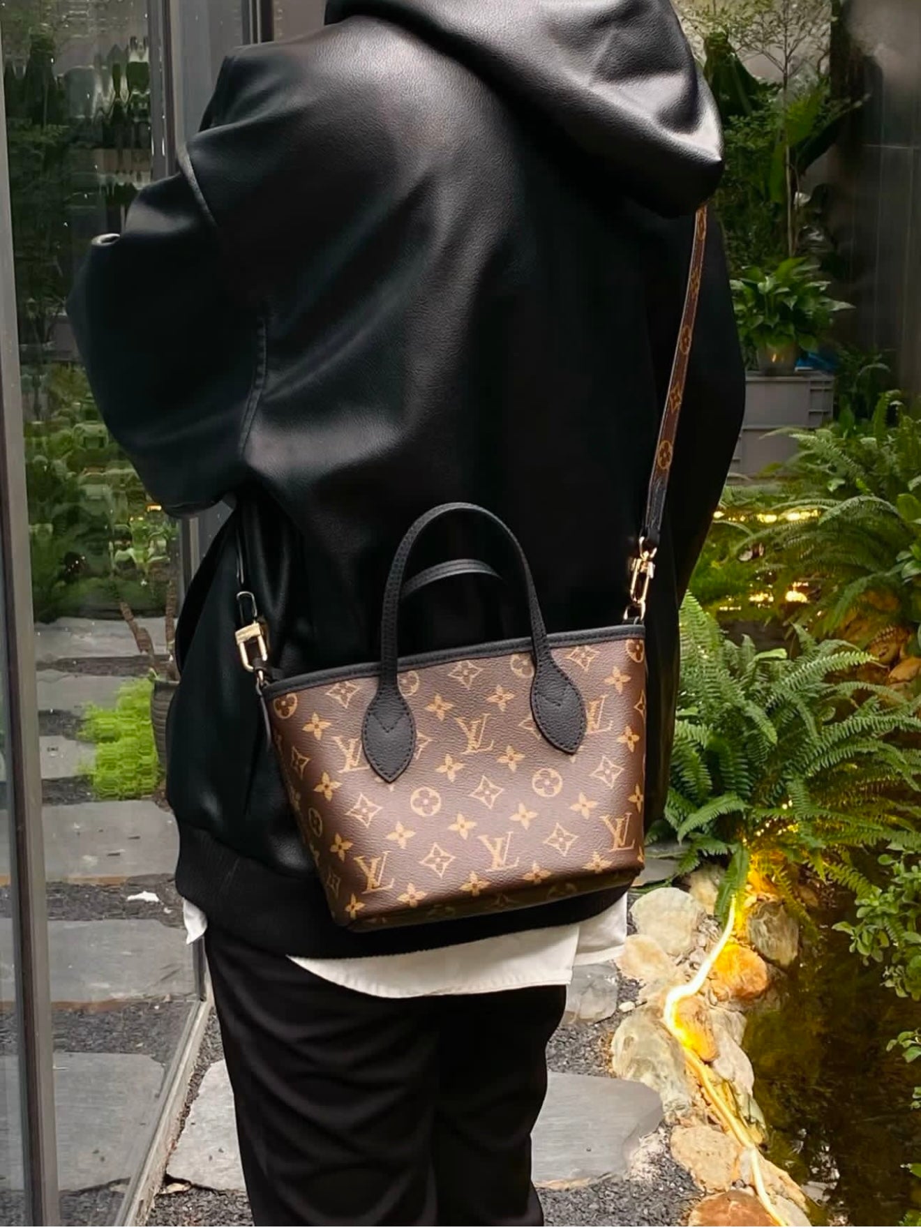 Louis Vuitton Neverfull Bandoulière Inside Out BB