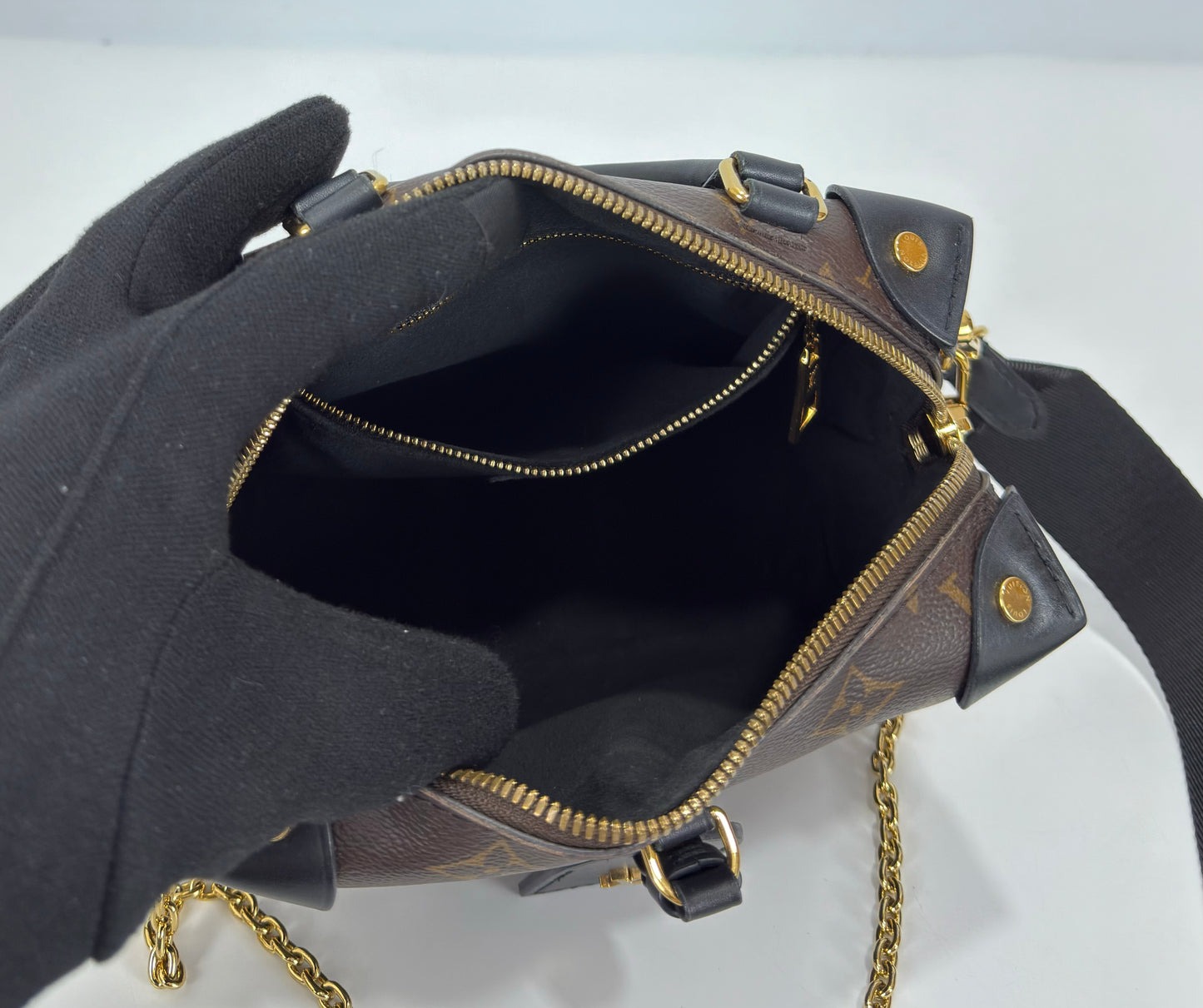 Louis Vuitton Malle Souple