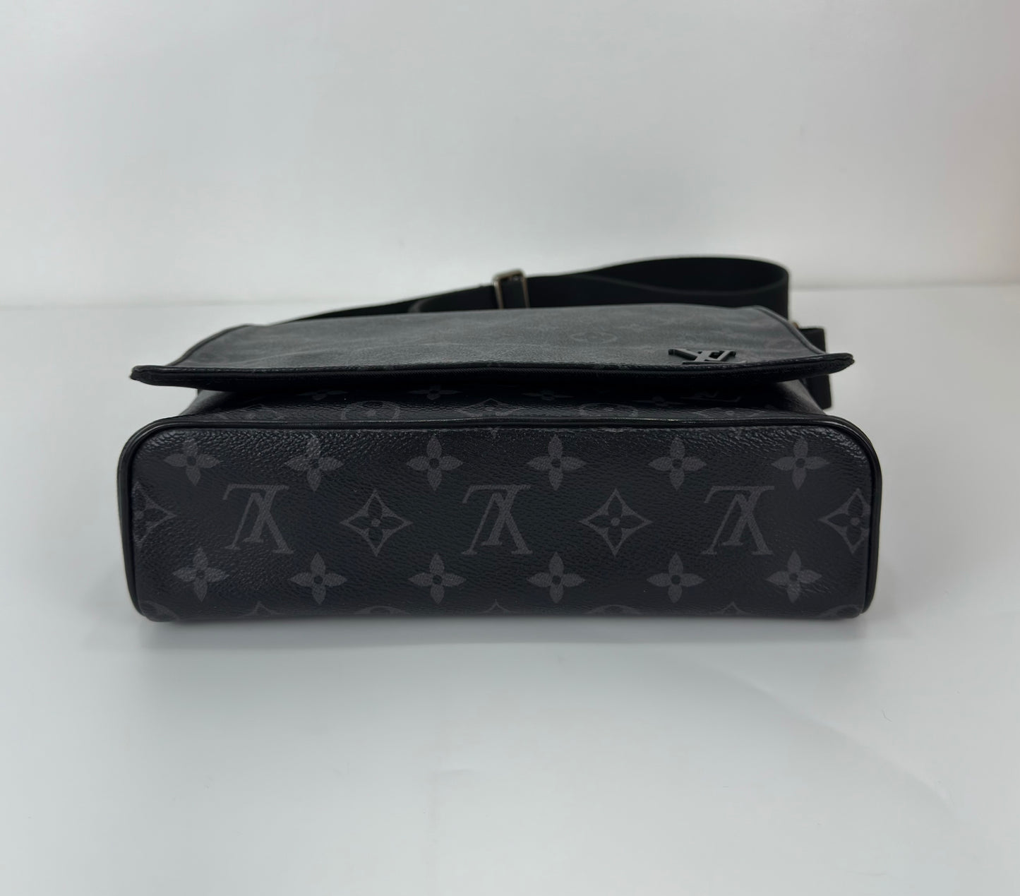 Louis Vuitton District PM Monogram Eclipse