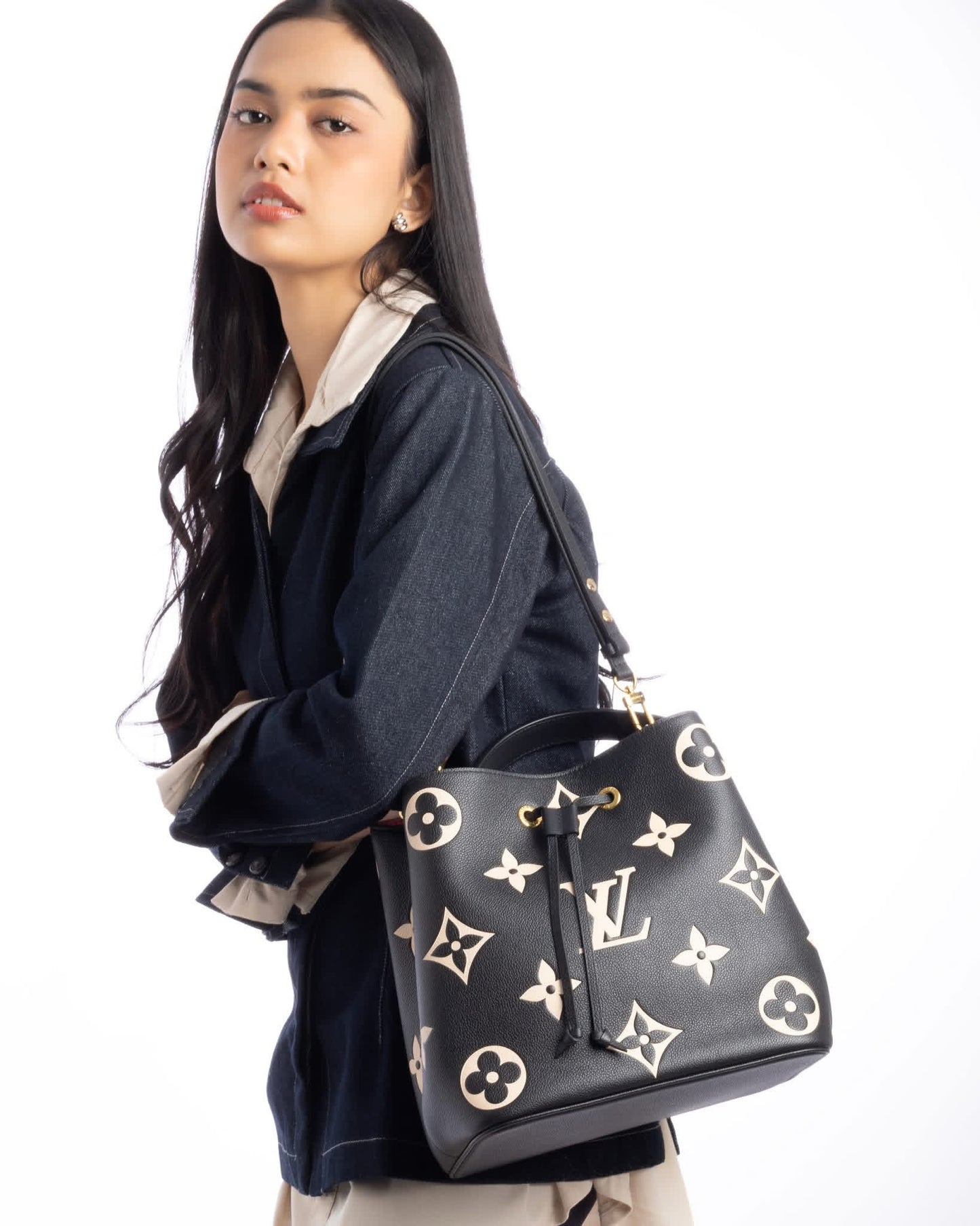 Louis Vuitton Neo Noe MM Bucket Bag Empreinte Leather