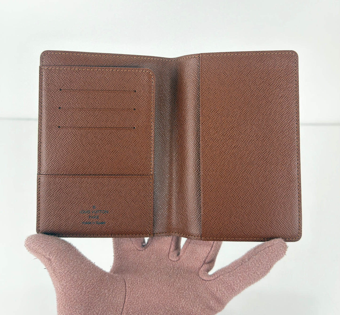 Louis Vuitton Monogram Canvas Passport Holder (3)