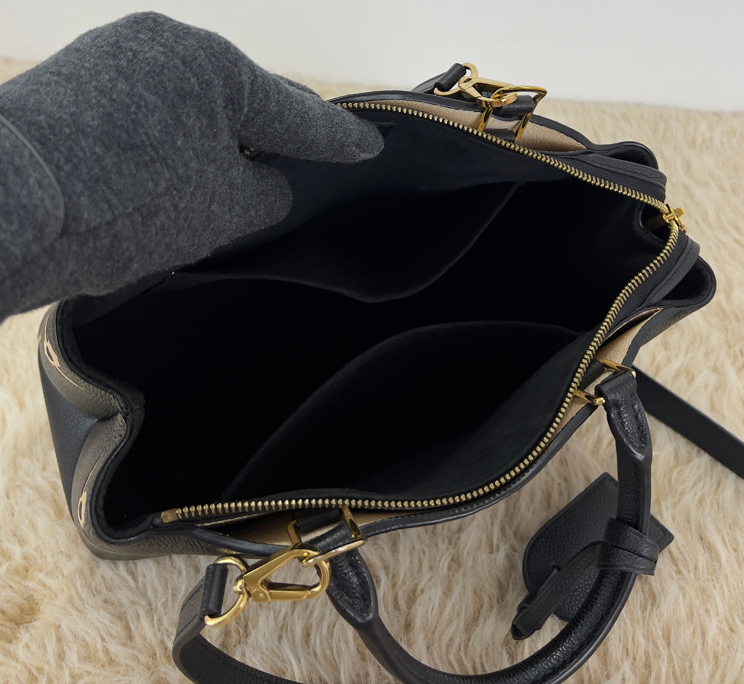 Louis Vuitton Petit Palais Bicolour Monogram Empreinte