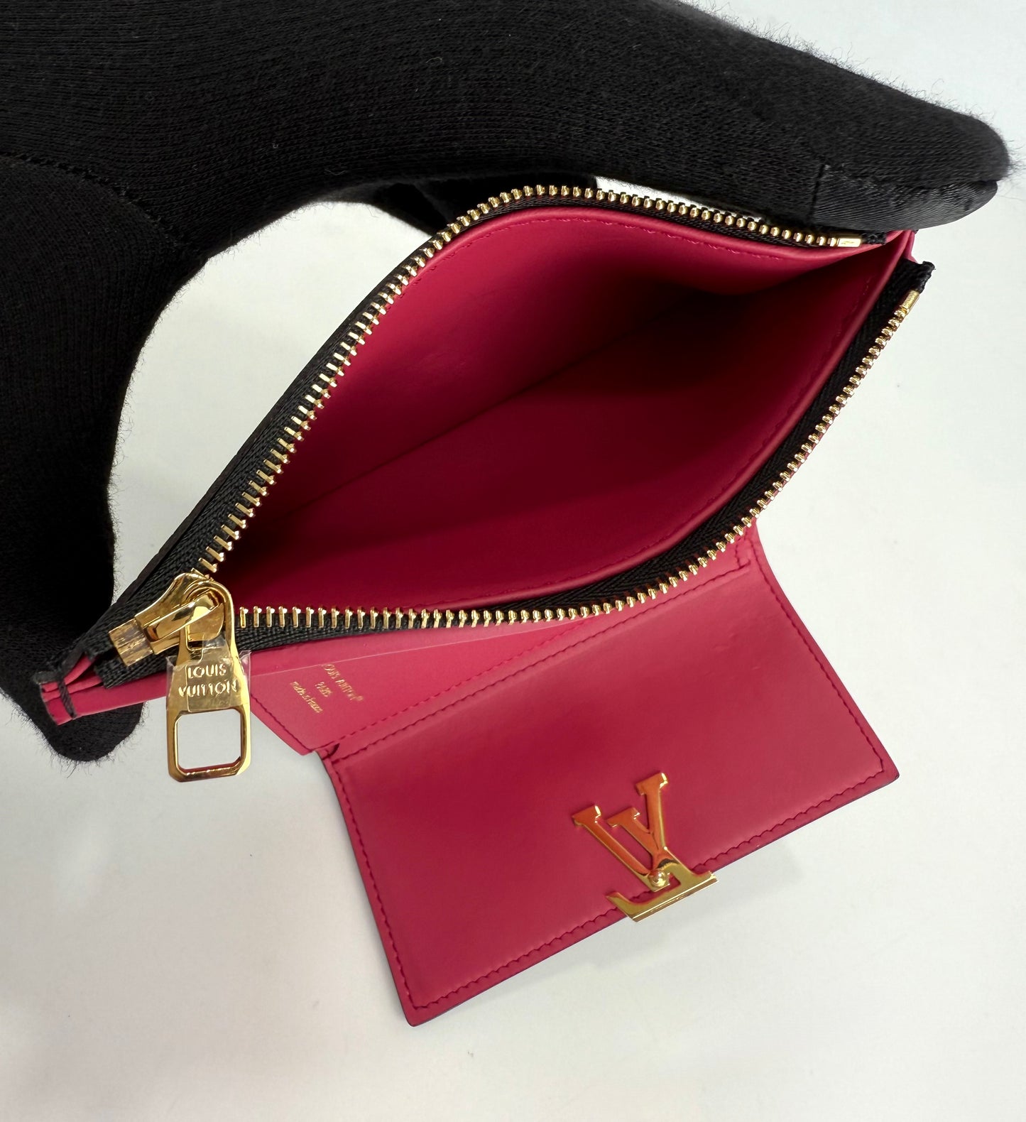 Louis Vuitton Compact Black Taurillon Leather Capucines Wallet