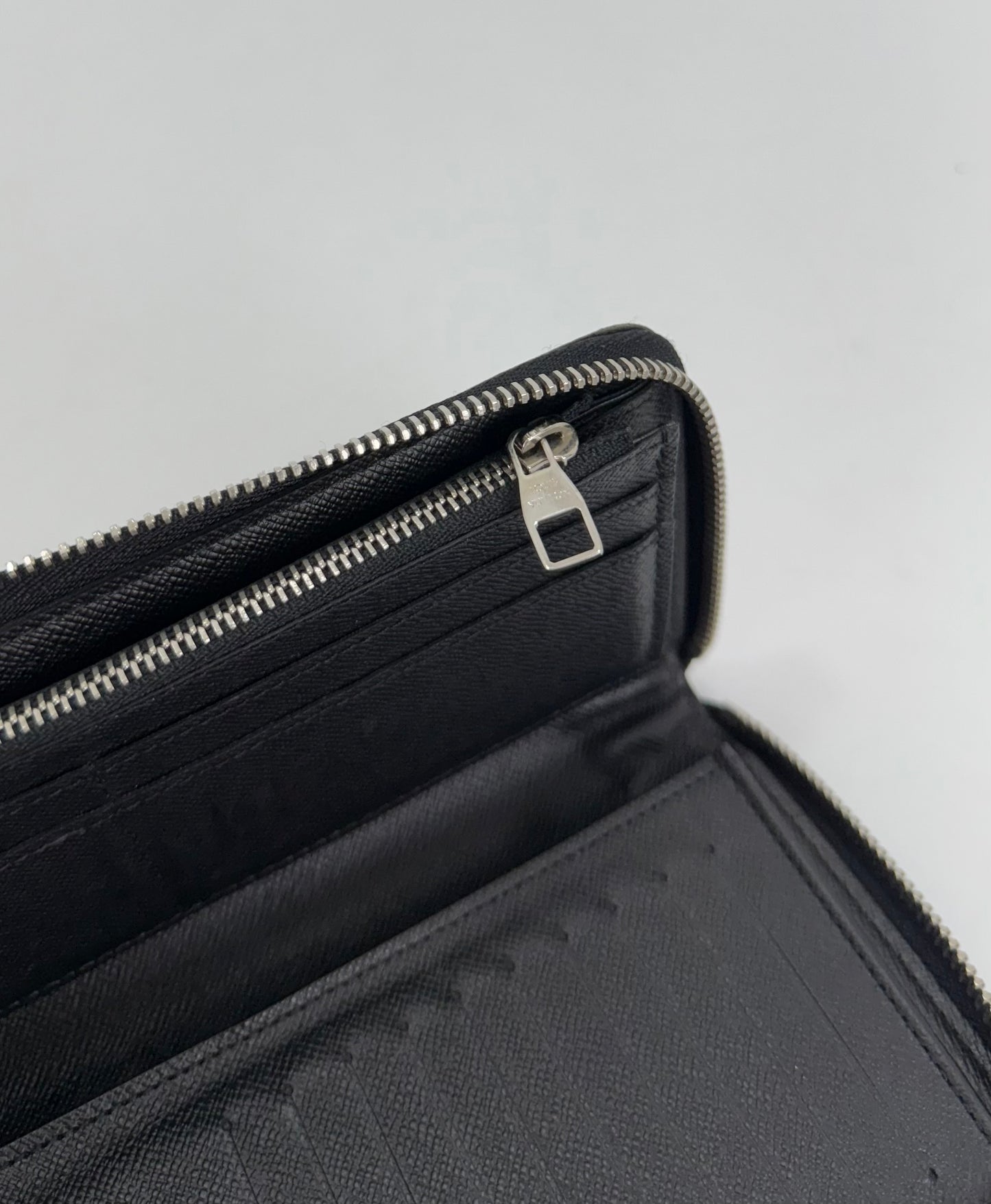 Louis Vuitton Damier Graphite Zippy Organizer