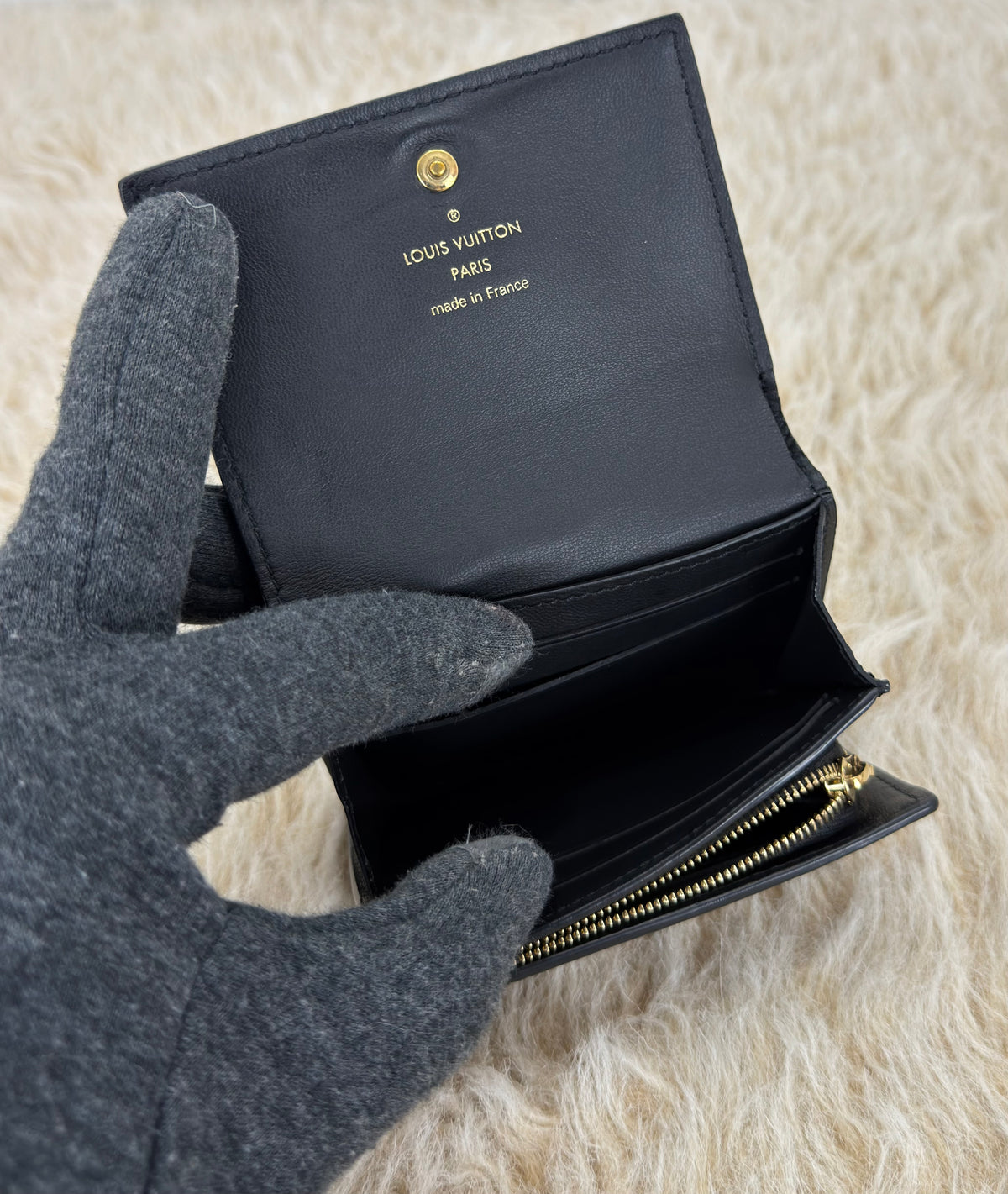 Louis Vuitton Portefeuille Capucines Tiny Wallet