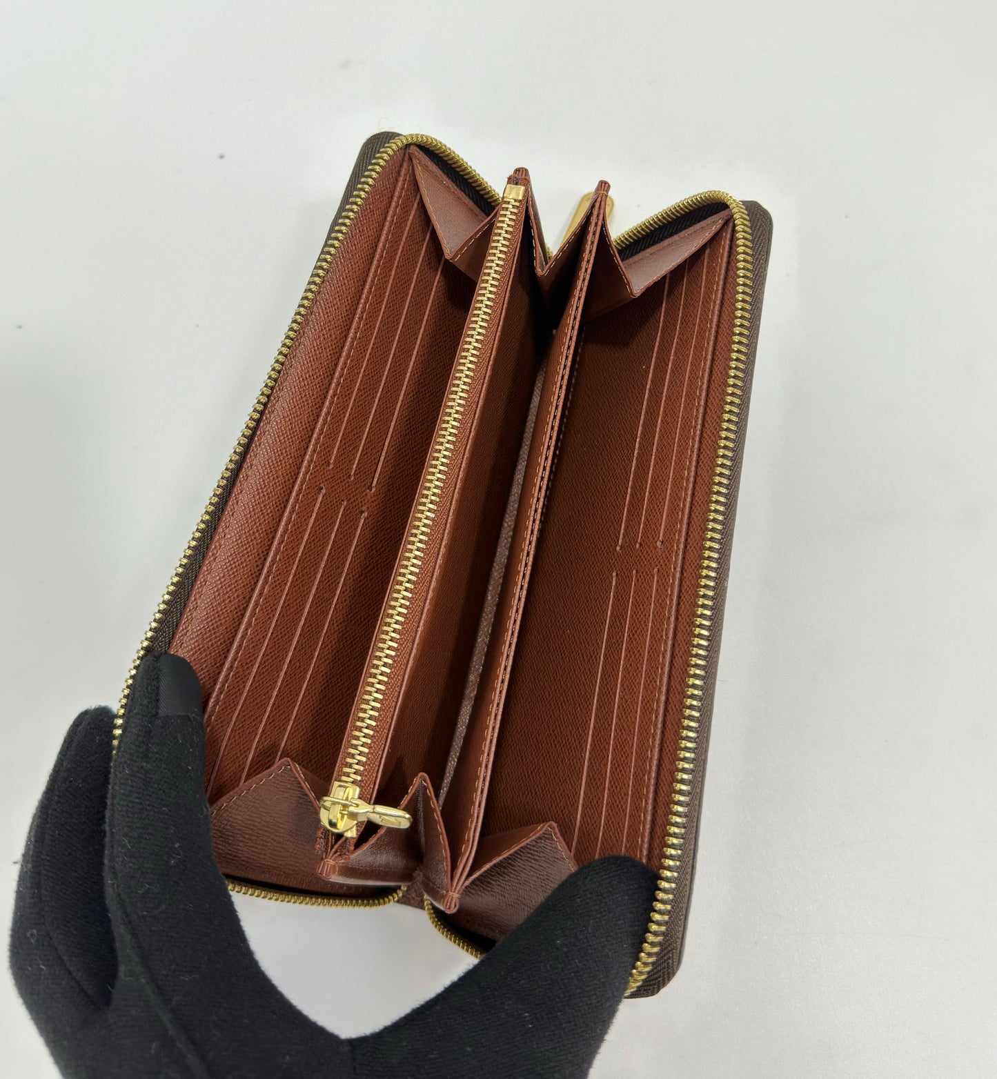 Louis Vuitton Monogram Zippy Wallet