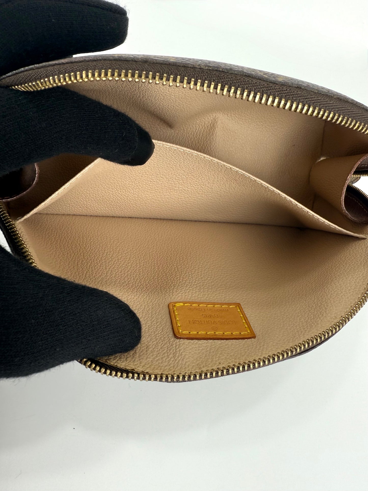 Louis Vuitton Monogram Trousse Demi Ronde
Cosmetic Pouch