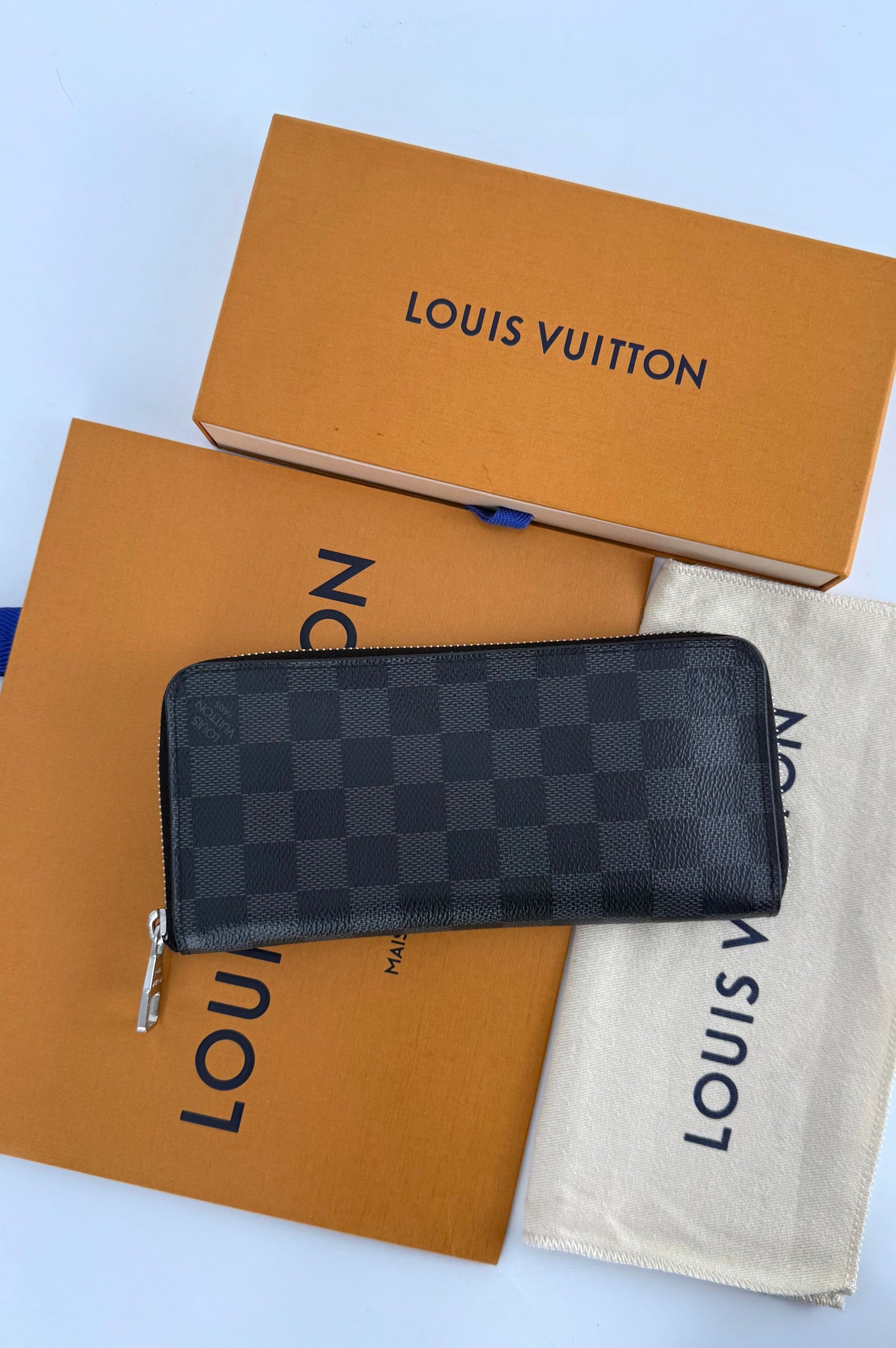 Louis Vuitton Damier Graphite Zippy Organizer