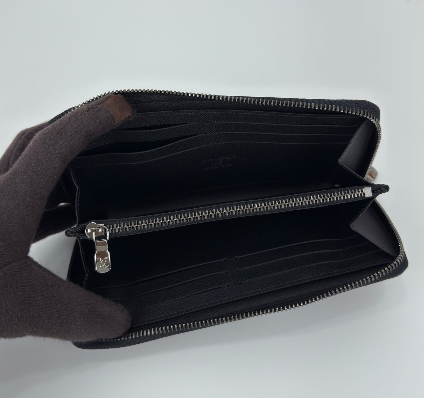 Louis Vuitton Zippy Long Wallet In Monogram Eclipse